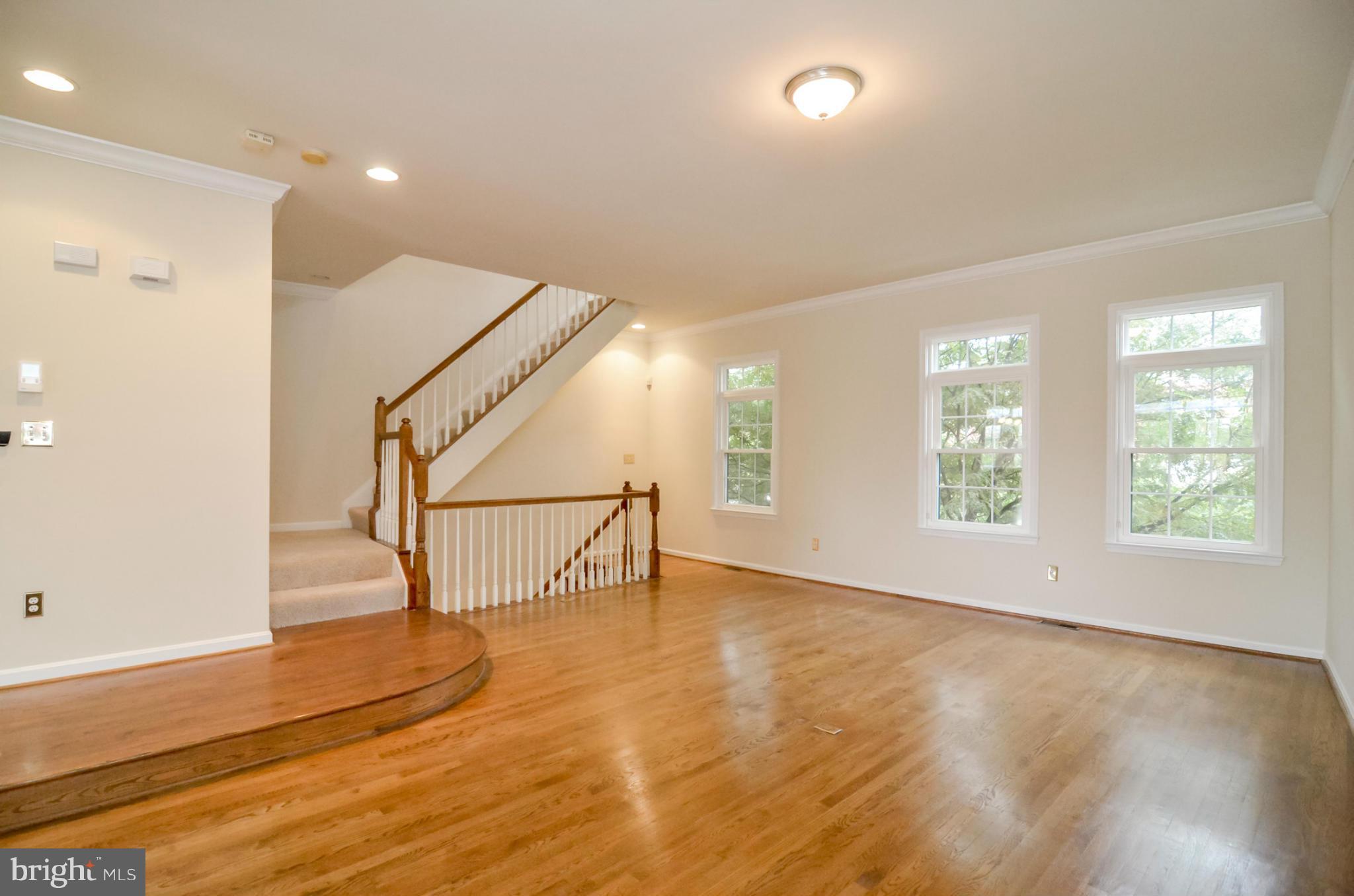 RESTON - Residential