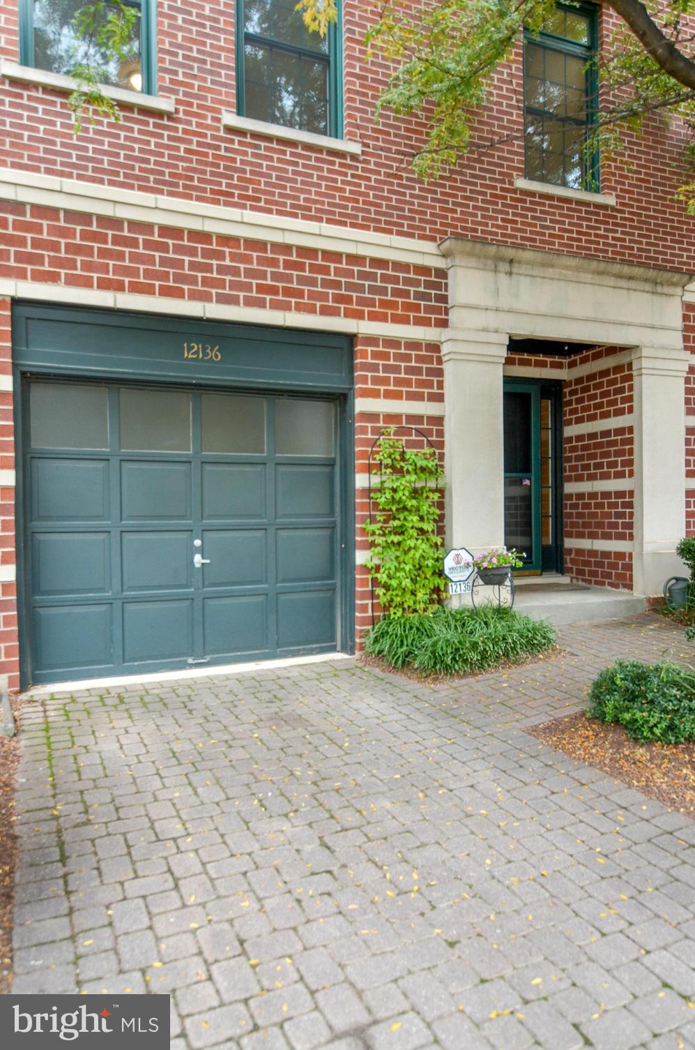 RESTON - Residential