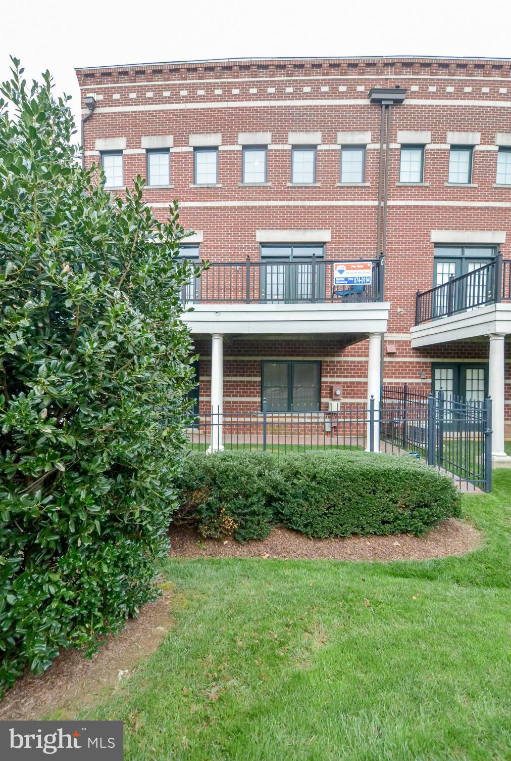 RESTON - Residential