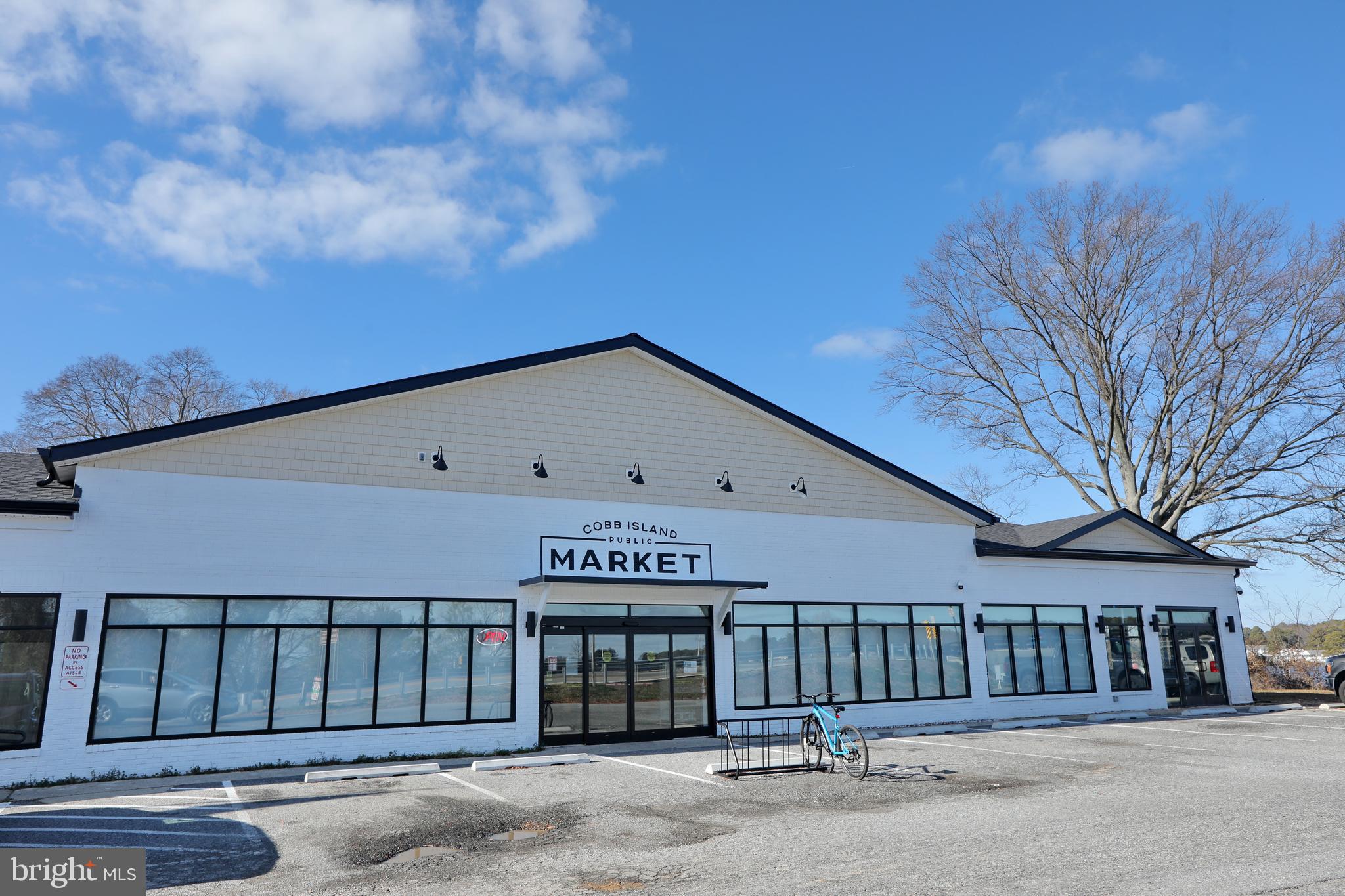 COBB ISLAND - Residential