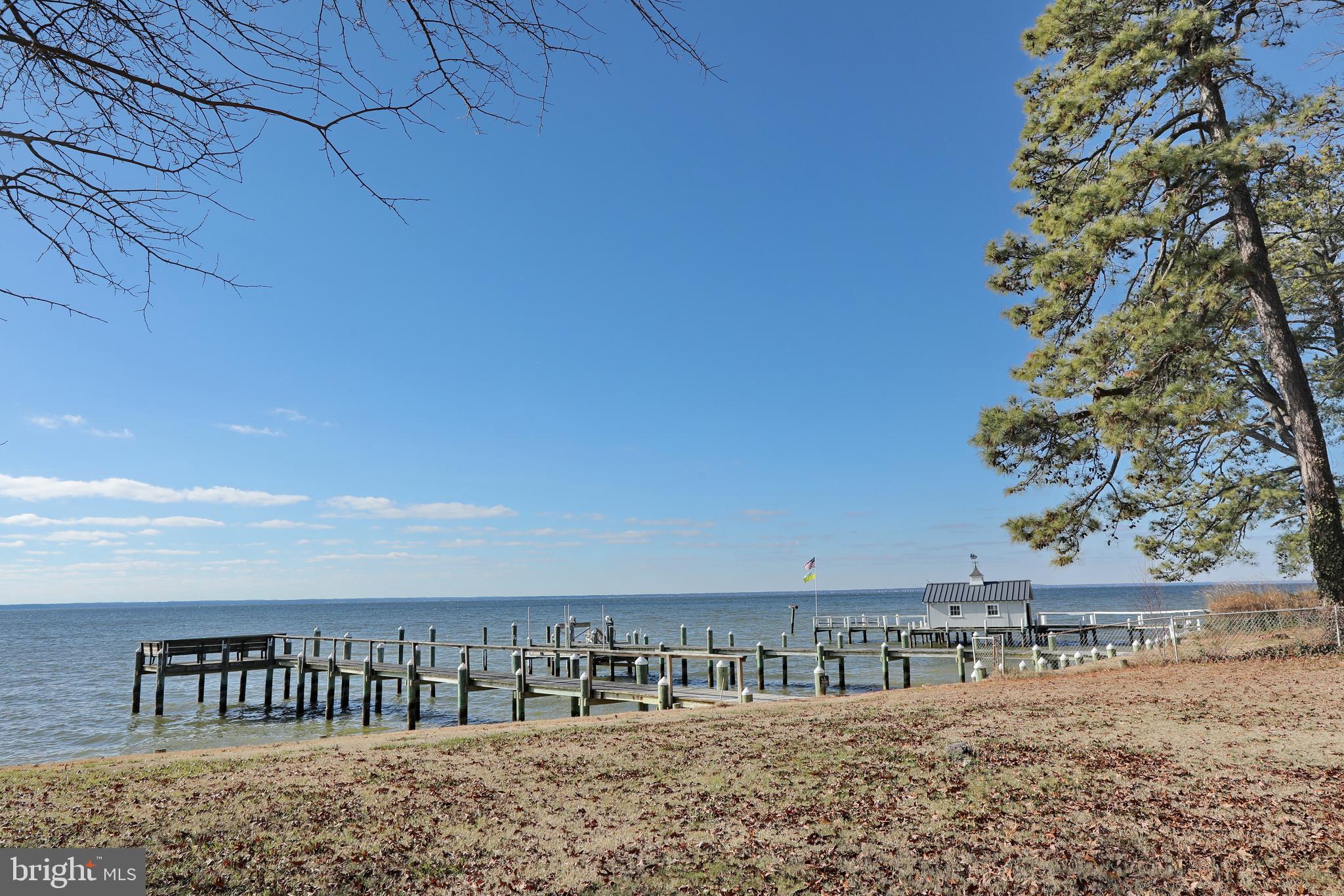 COBB ISLAND - Residential