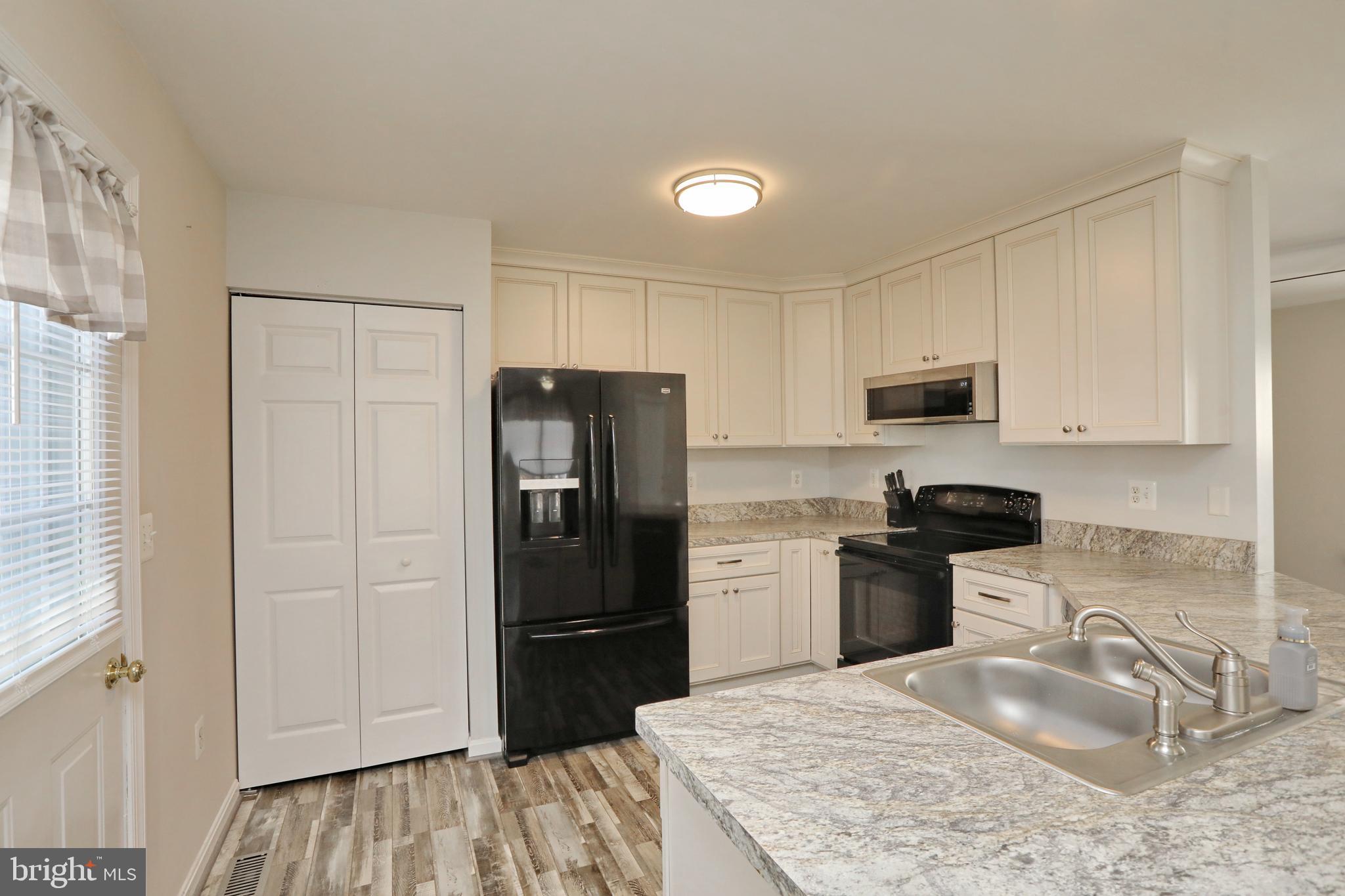 COBB ISLAND - Residential