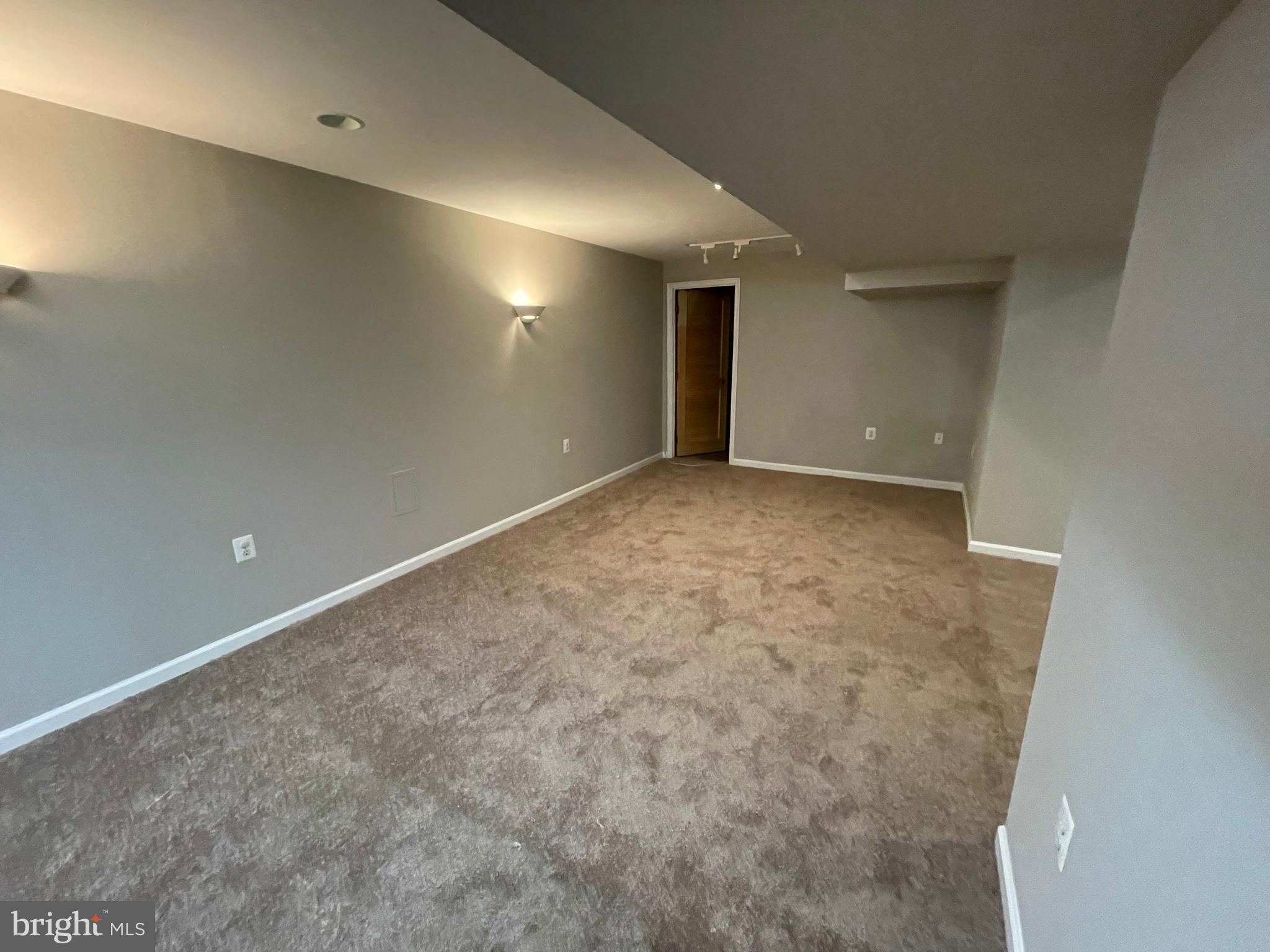 HOMELAND - Residential Lease