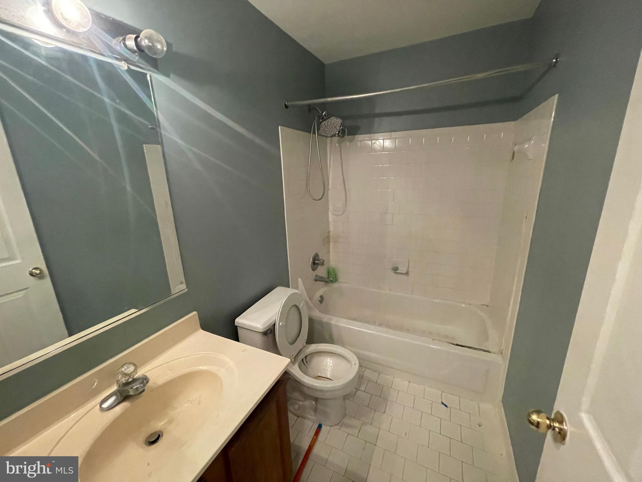 HOMELAND - Residential Lease