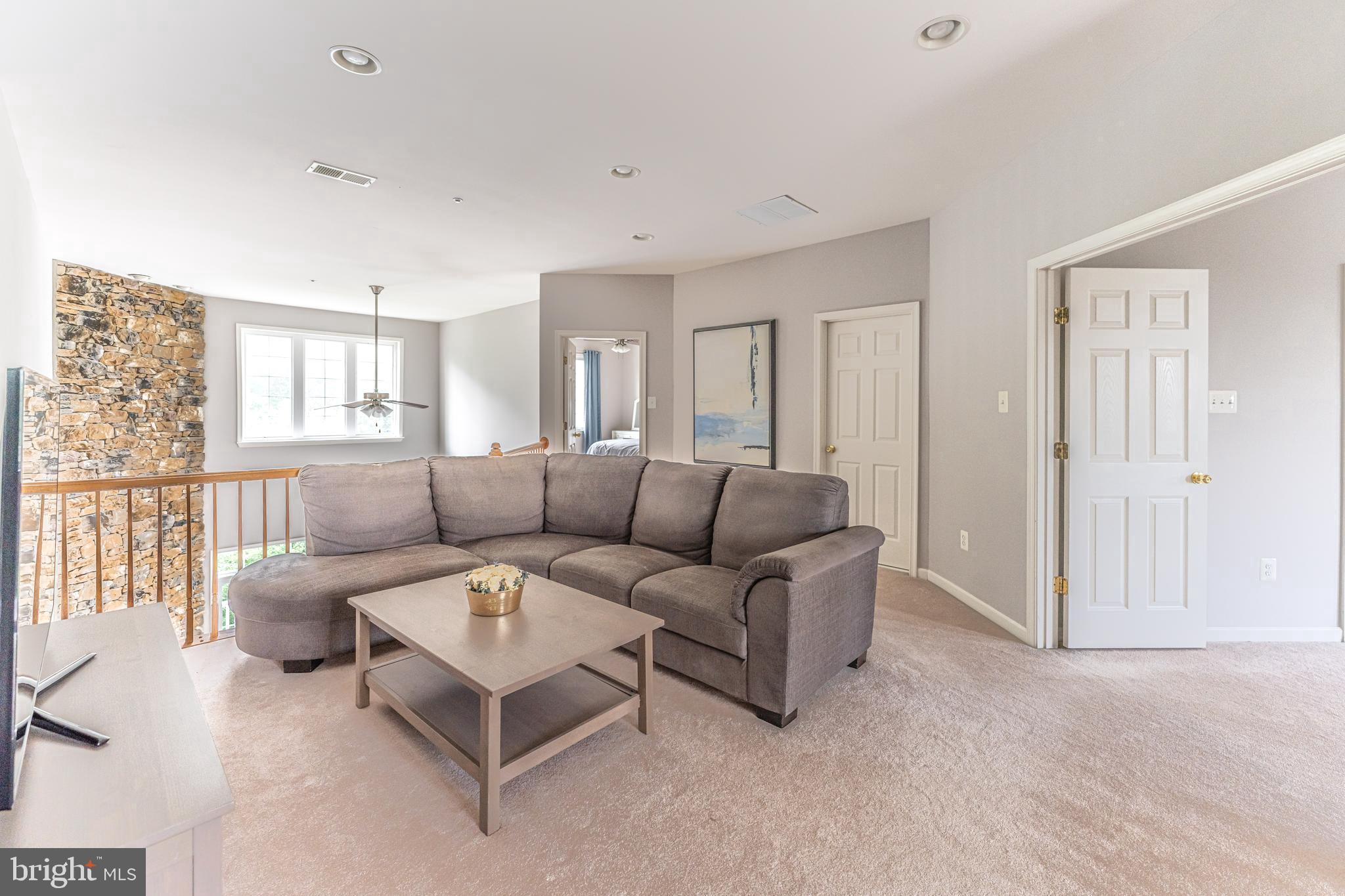 KENDALL OVERLOOK CONDOMINIUMS - Residential