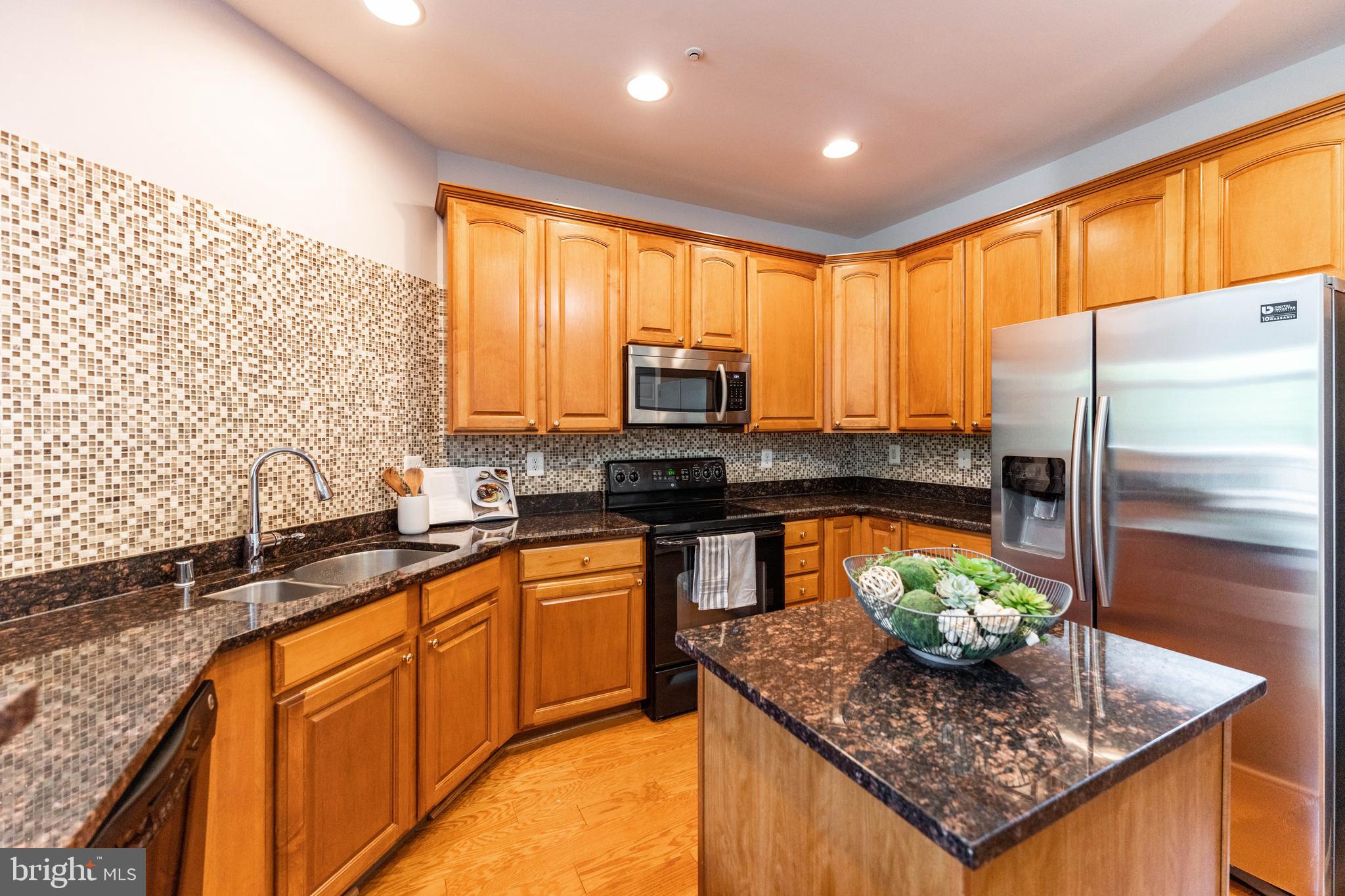 KENDALL OVERLOOK CONDOMINIUMS - Residential