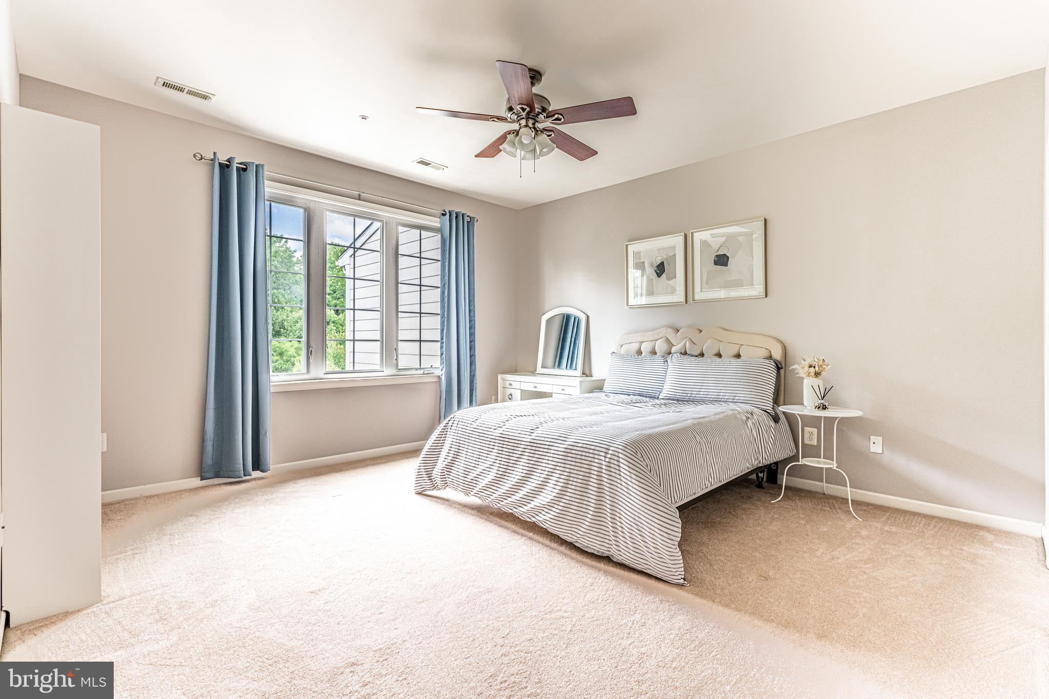 KENDALL OVERLOOK CONDOMINIUMS - Residential