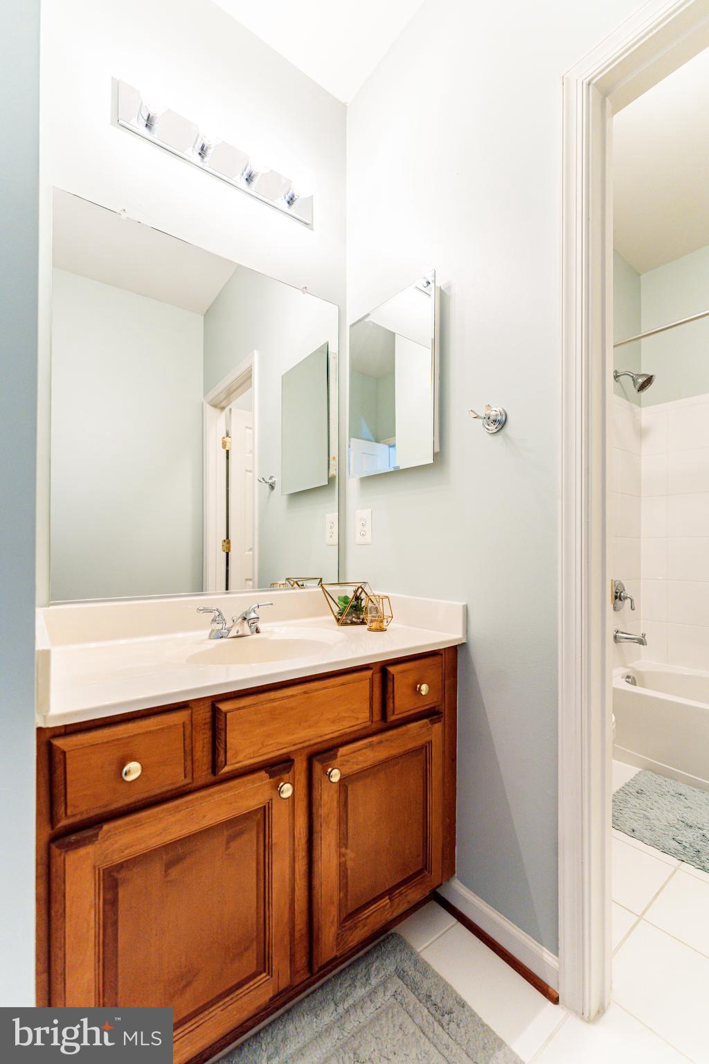 KENDALL OVERLOOK CONDOMINIUMS - Residential