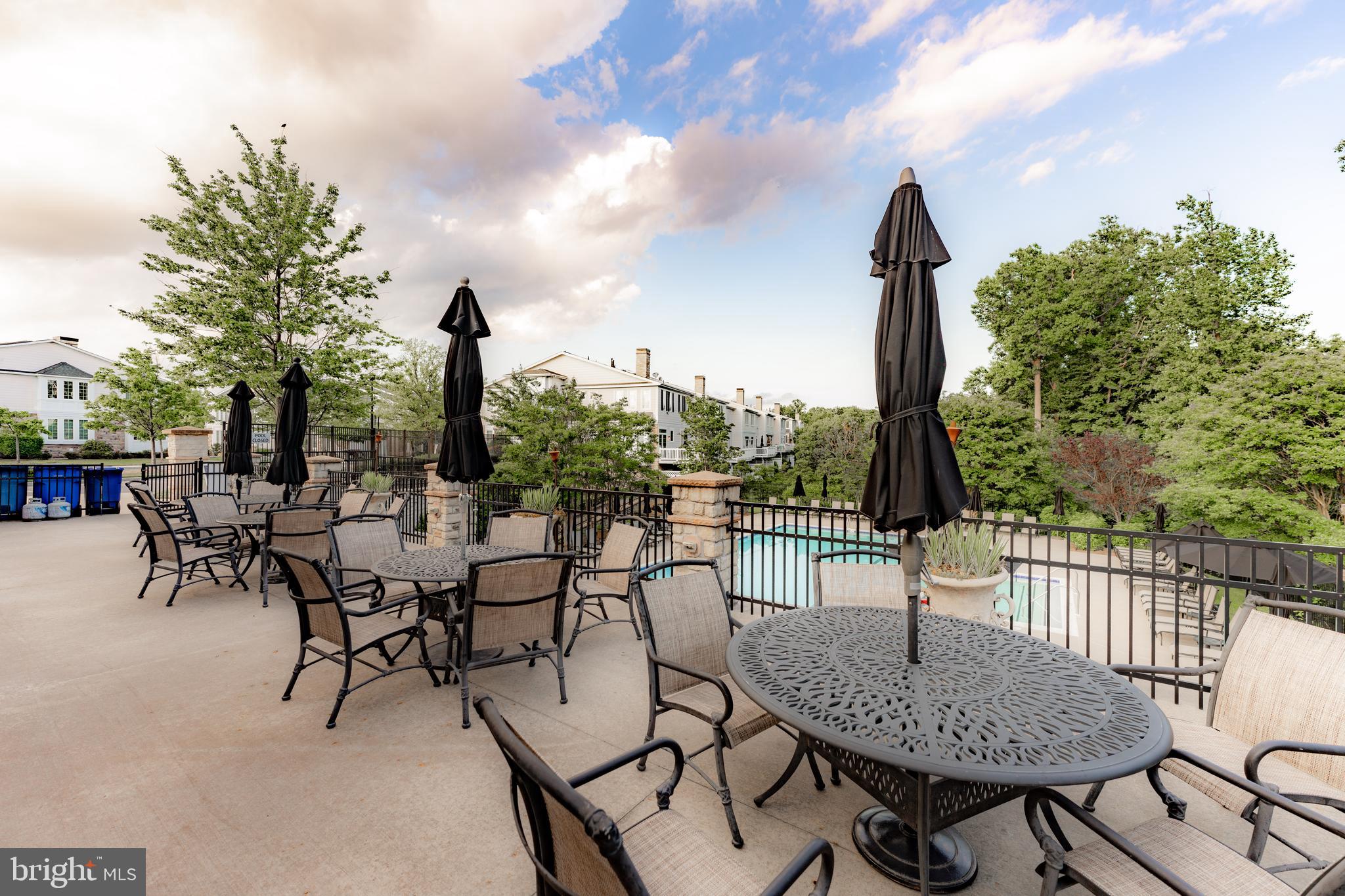 KENDALL OVERLOOK CONDOMINIUMS - Residential