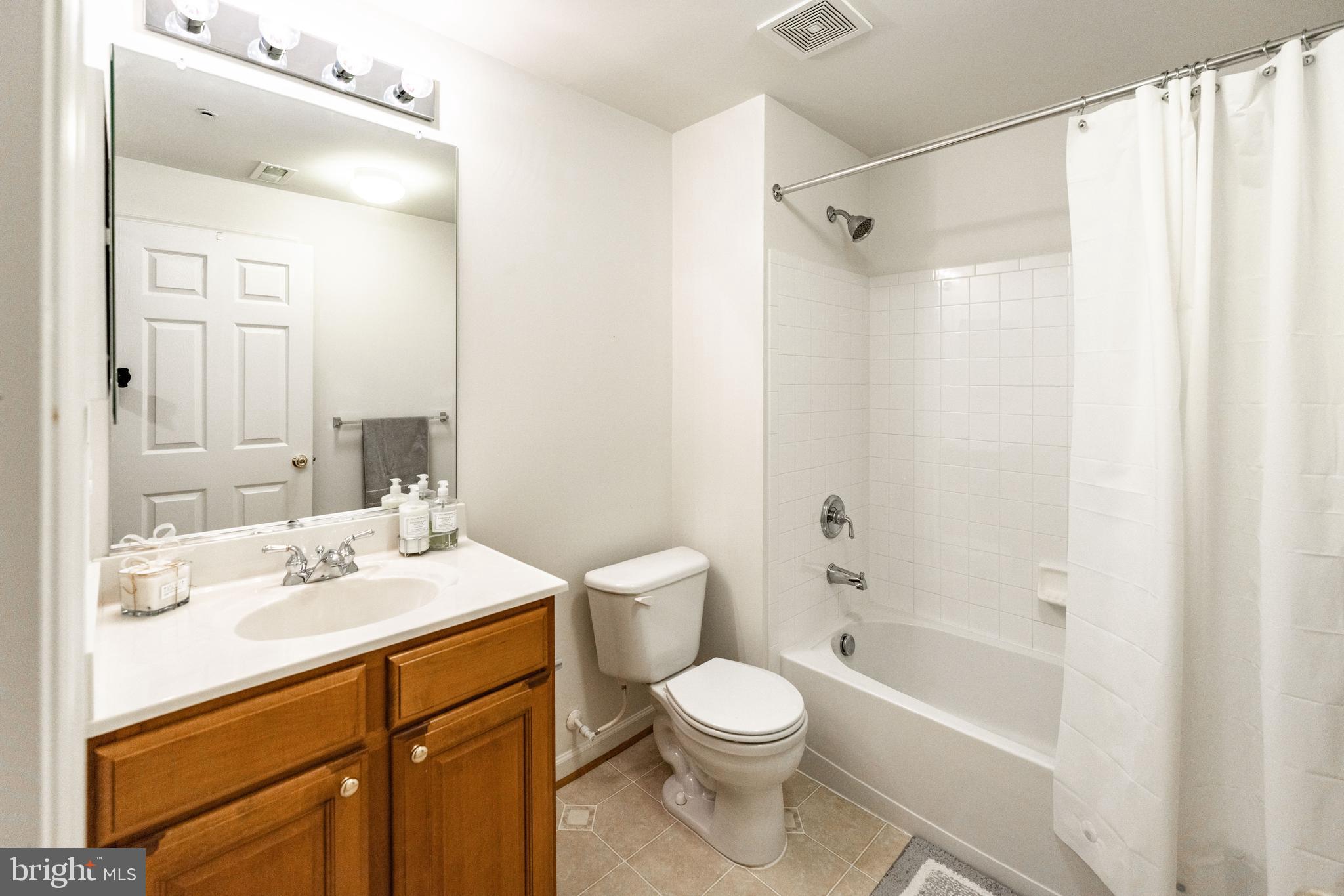 KENDALL OVERLOOK CONDOMINIUMS - Residential