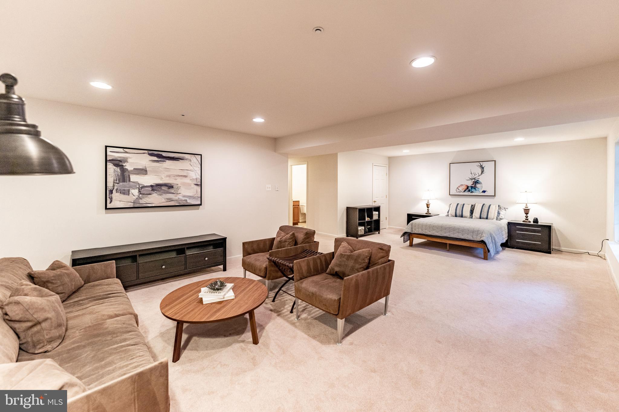 KENDALL OVERLOOK CONDOMINIUMS - Residential