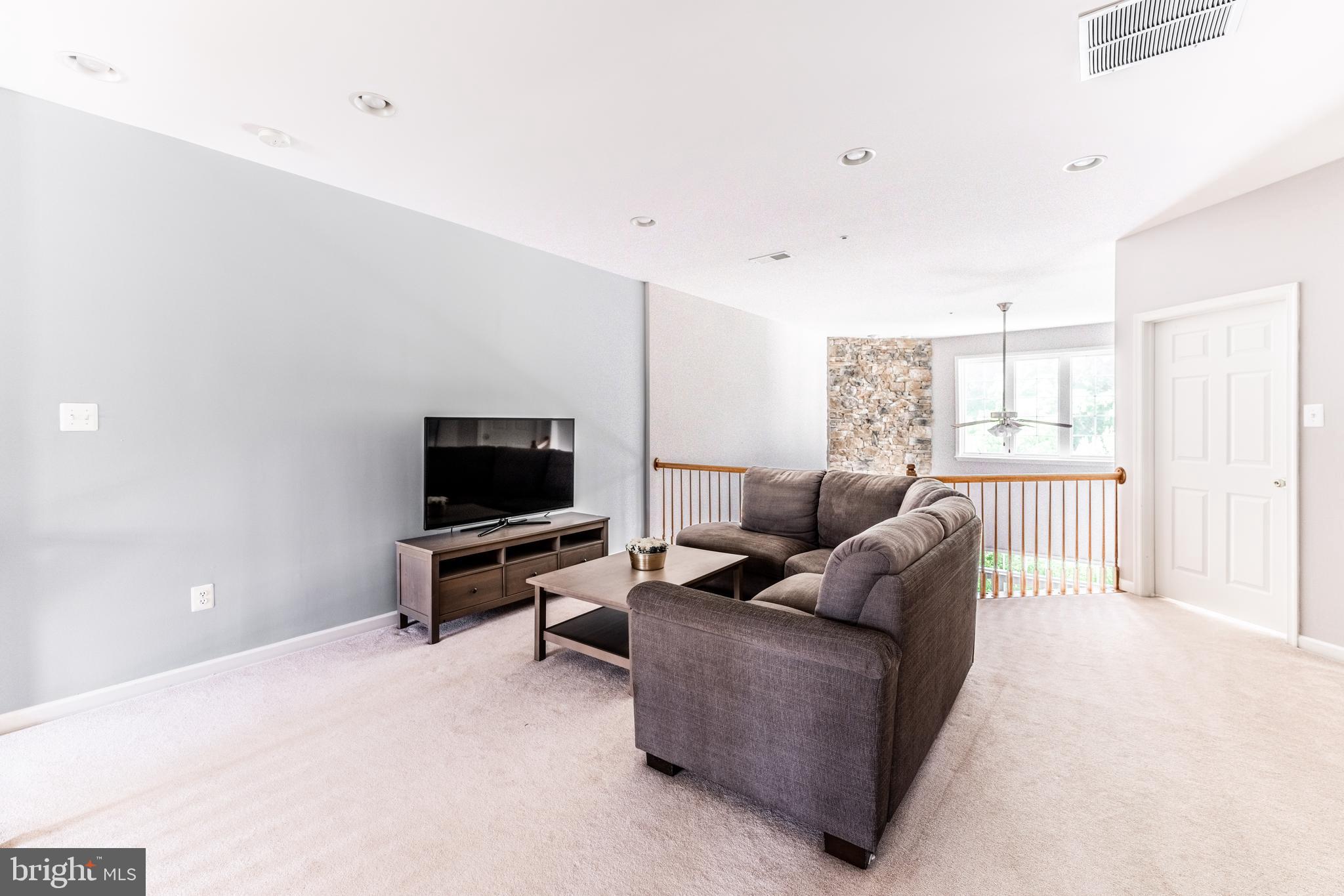 KENDALL OVERLOOK CONDOMINIUMS - Residential