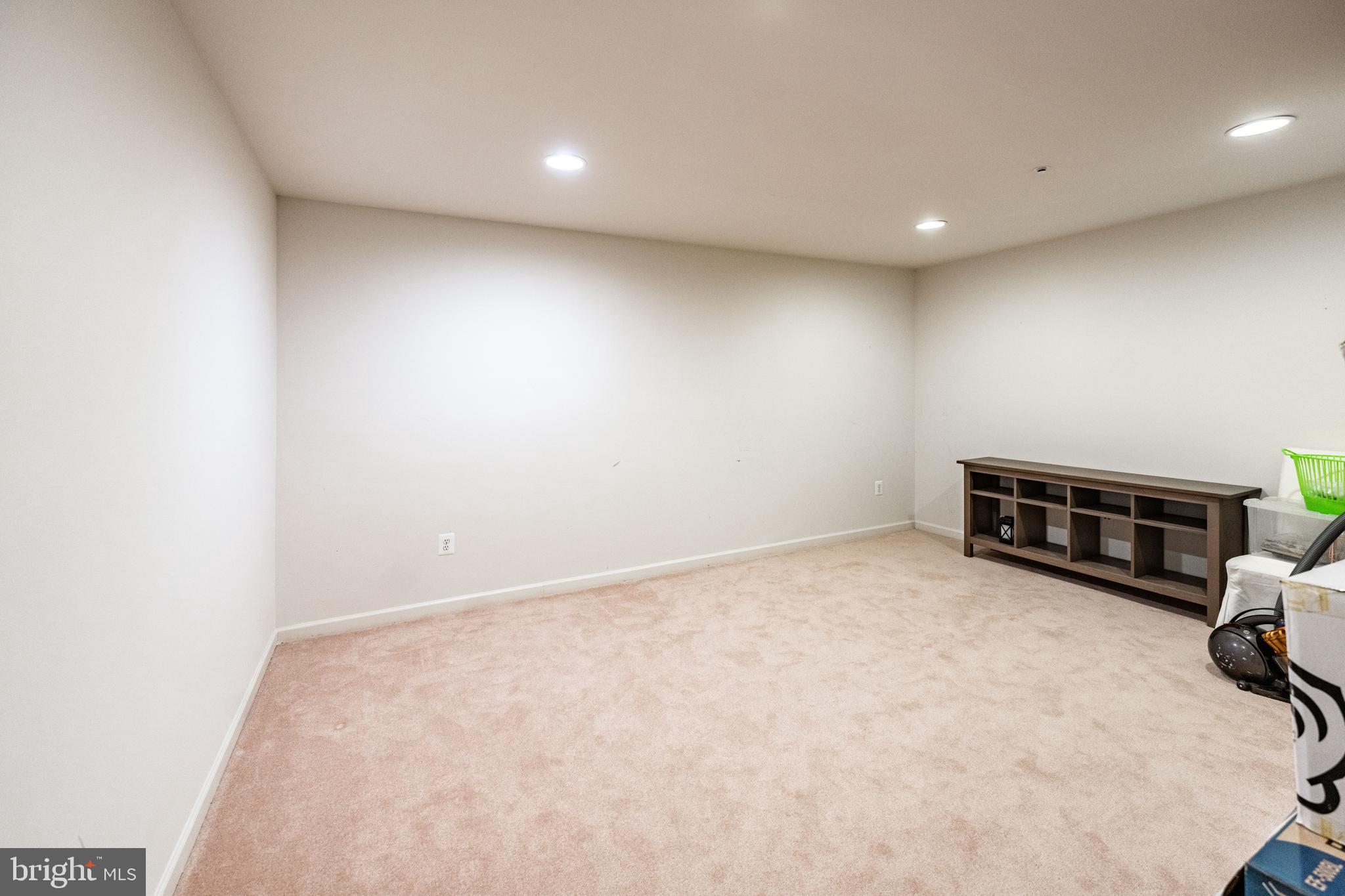 KENDALL OVERLOOK CONDOMINIUMS - Residential