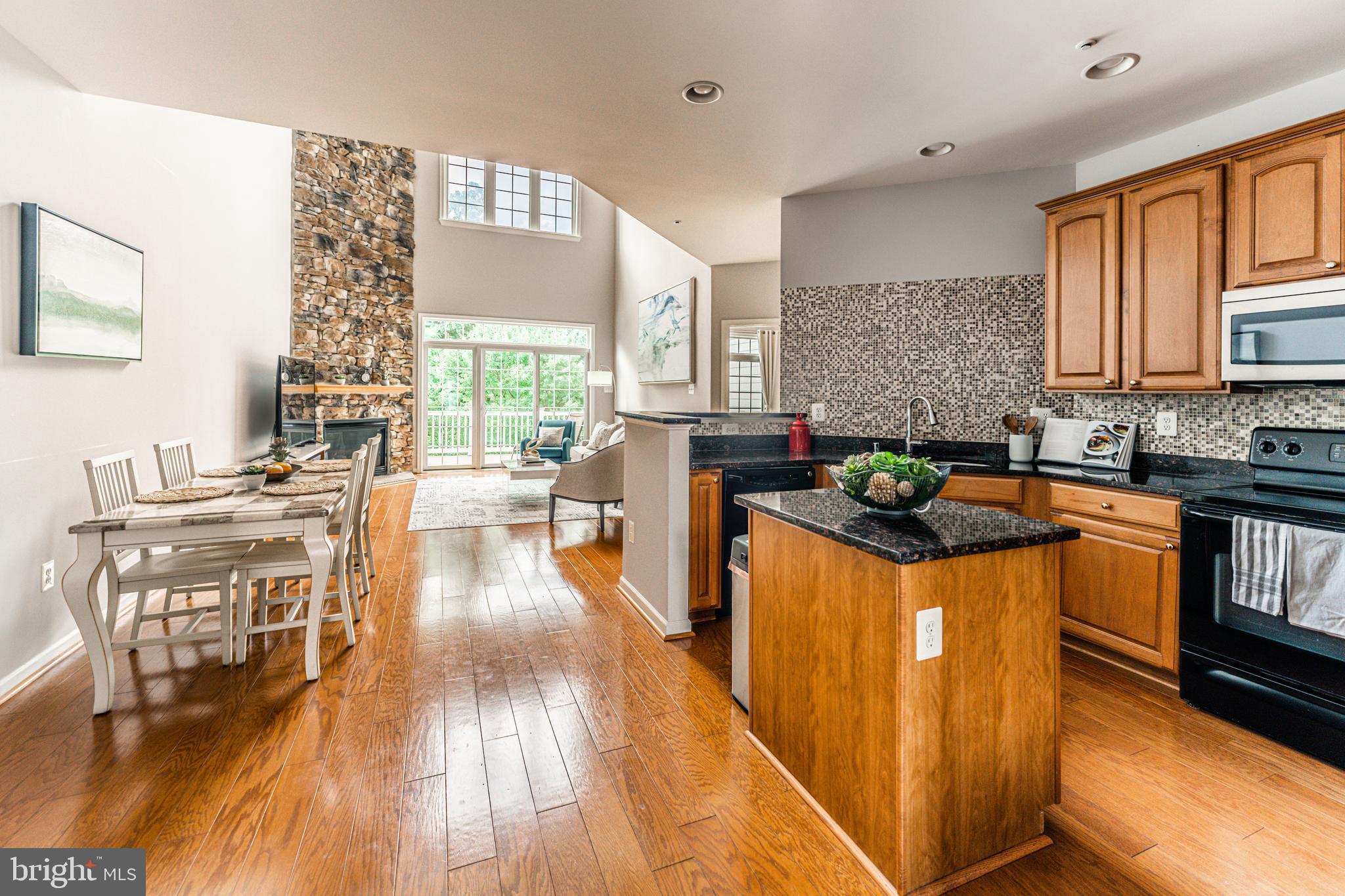 KENDALL OVERLOOK CONDOMINIUMS - Residential