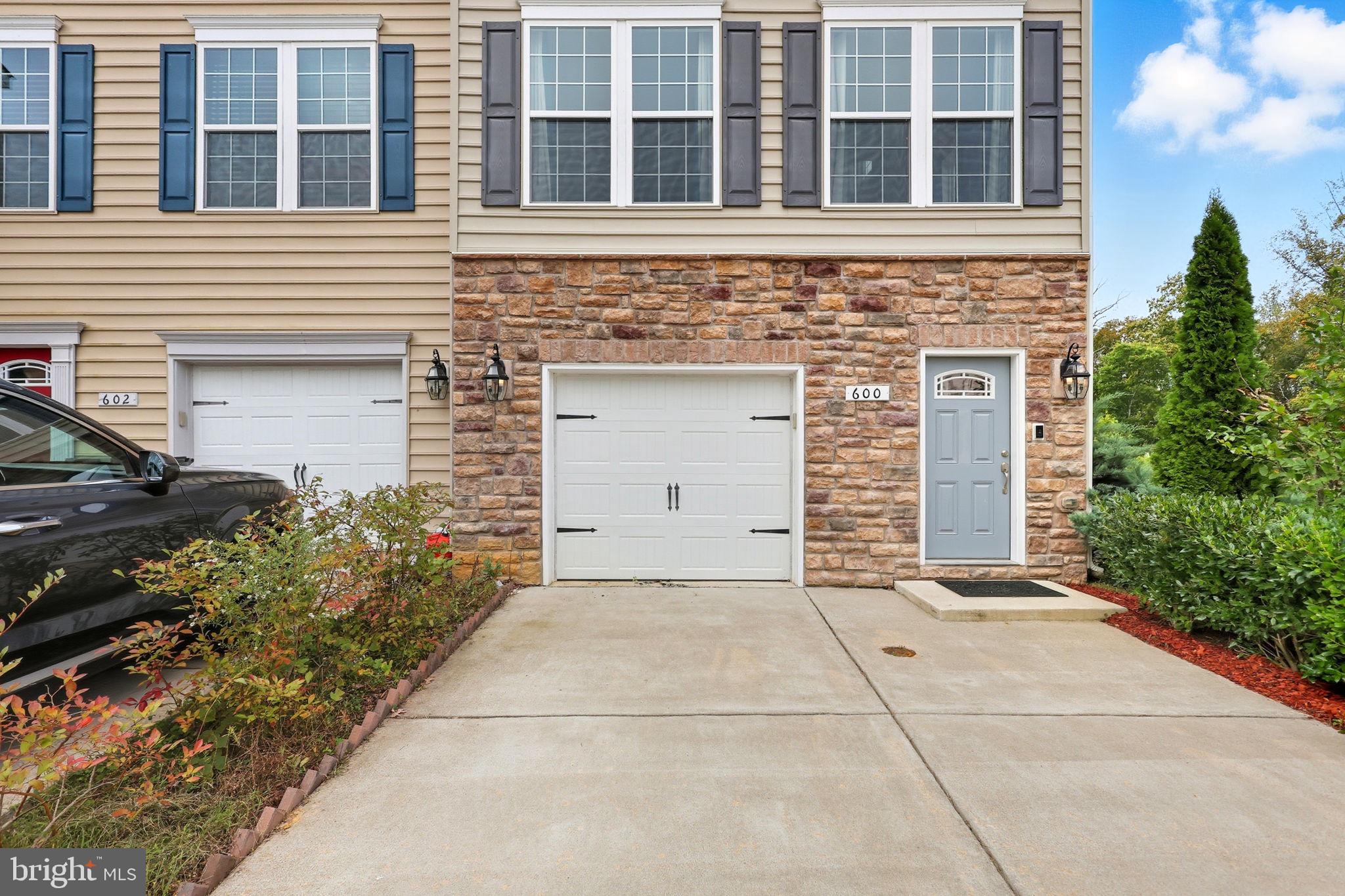 600 GOLDEN PEAR LANE