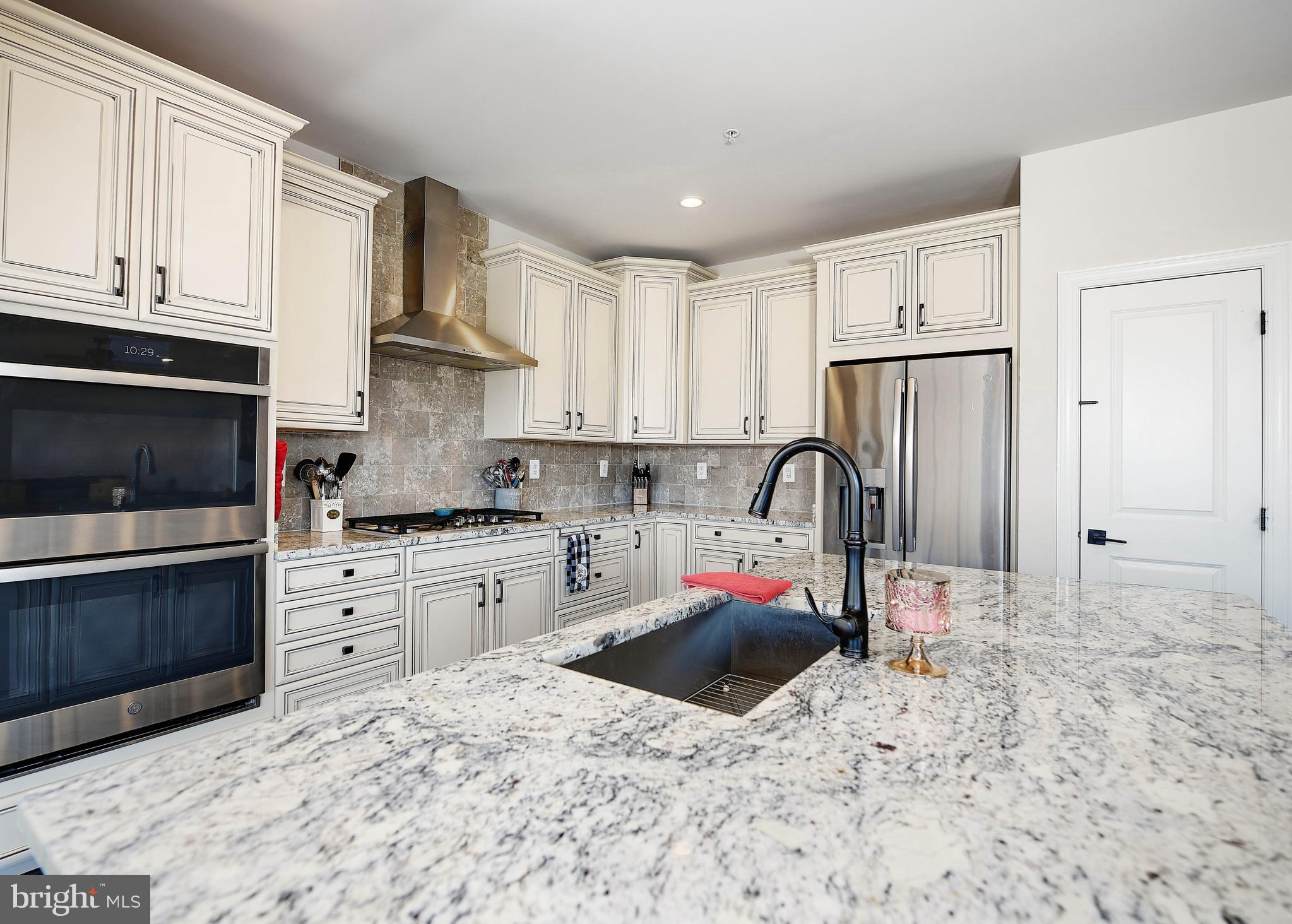 LAUREL RIDGE - THE MEADOWS - Residential