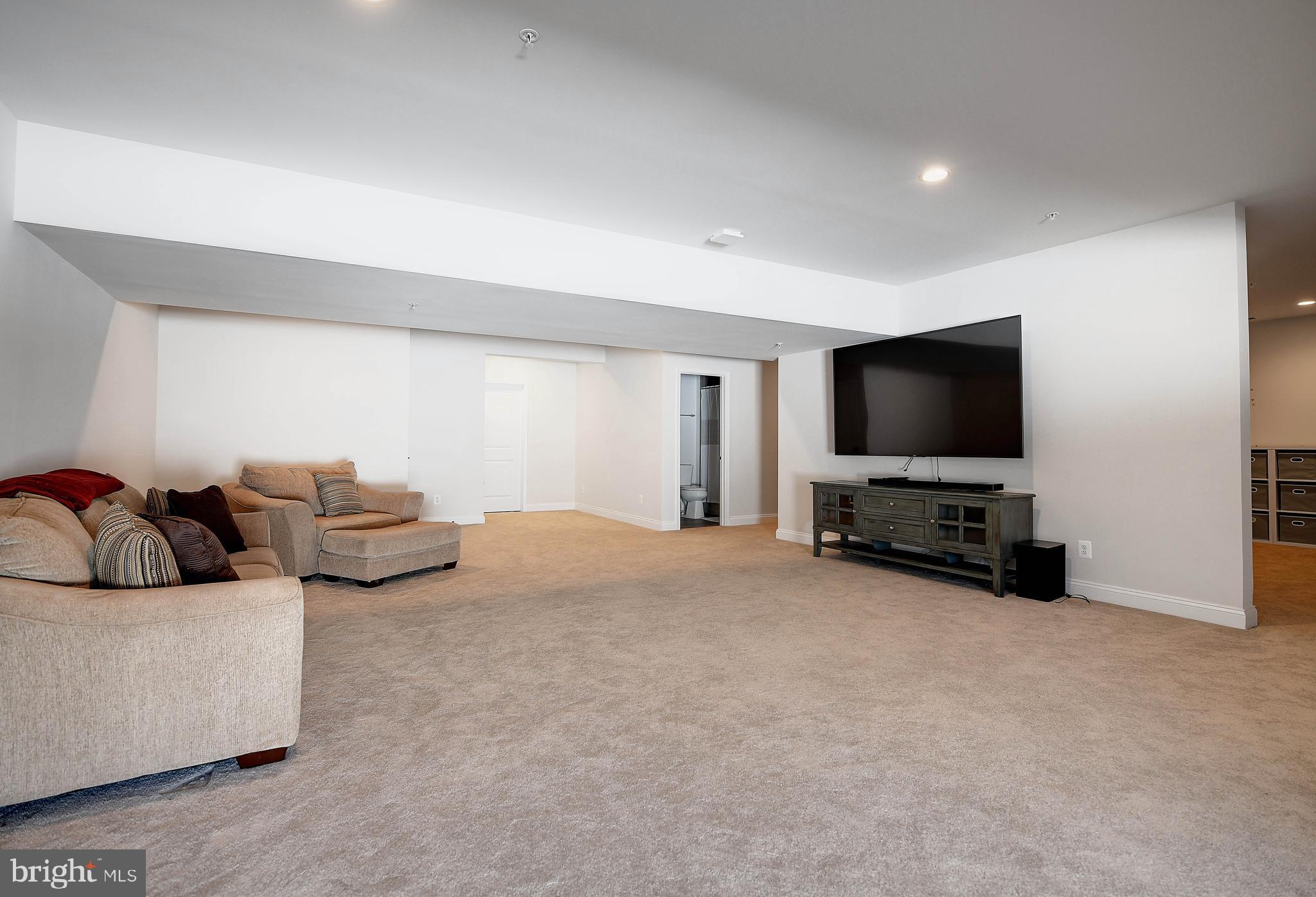 LAUREL RIDGE - THE MEADOWS - Residential