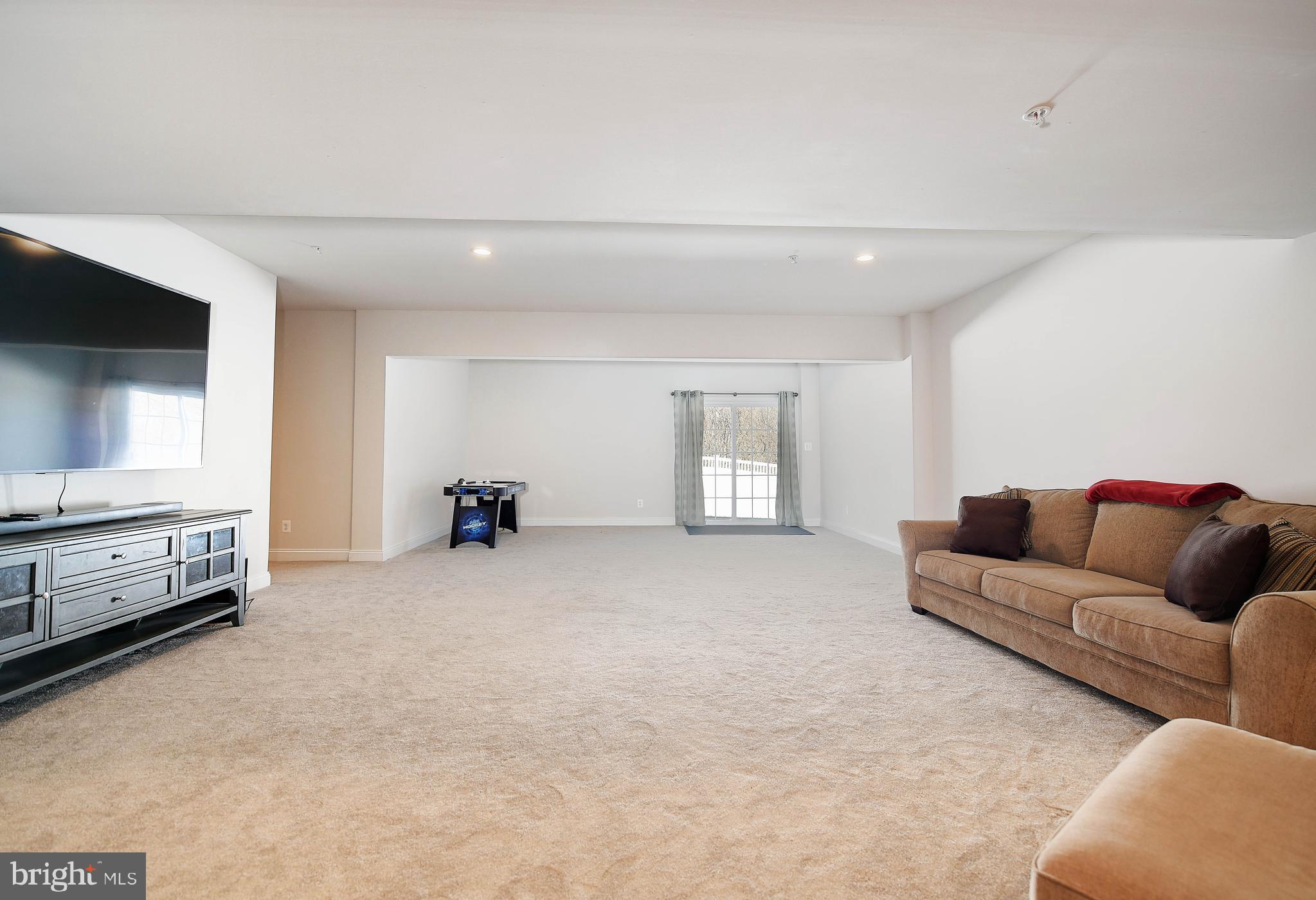 LAUREL RIDGE - THE MEADOWS - Residential