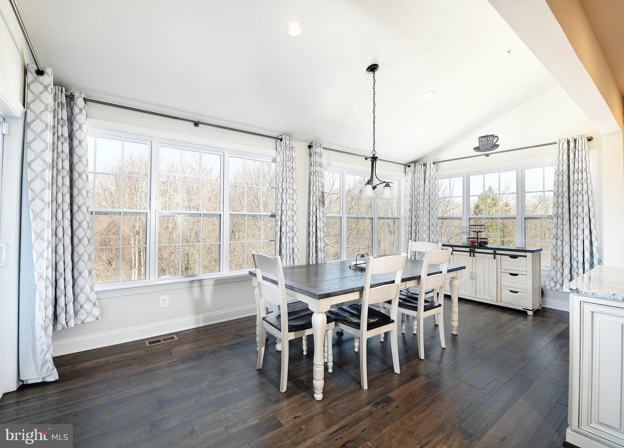 LAUREL RIDGE - THE MEADOWS - Residential