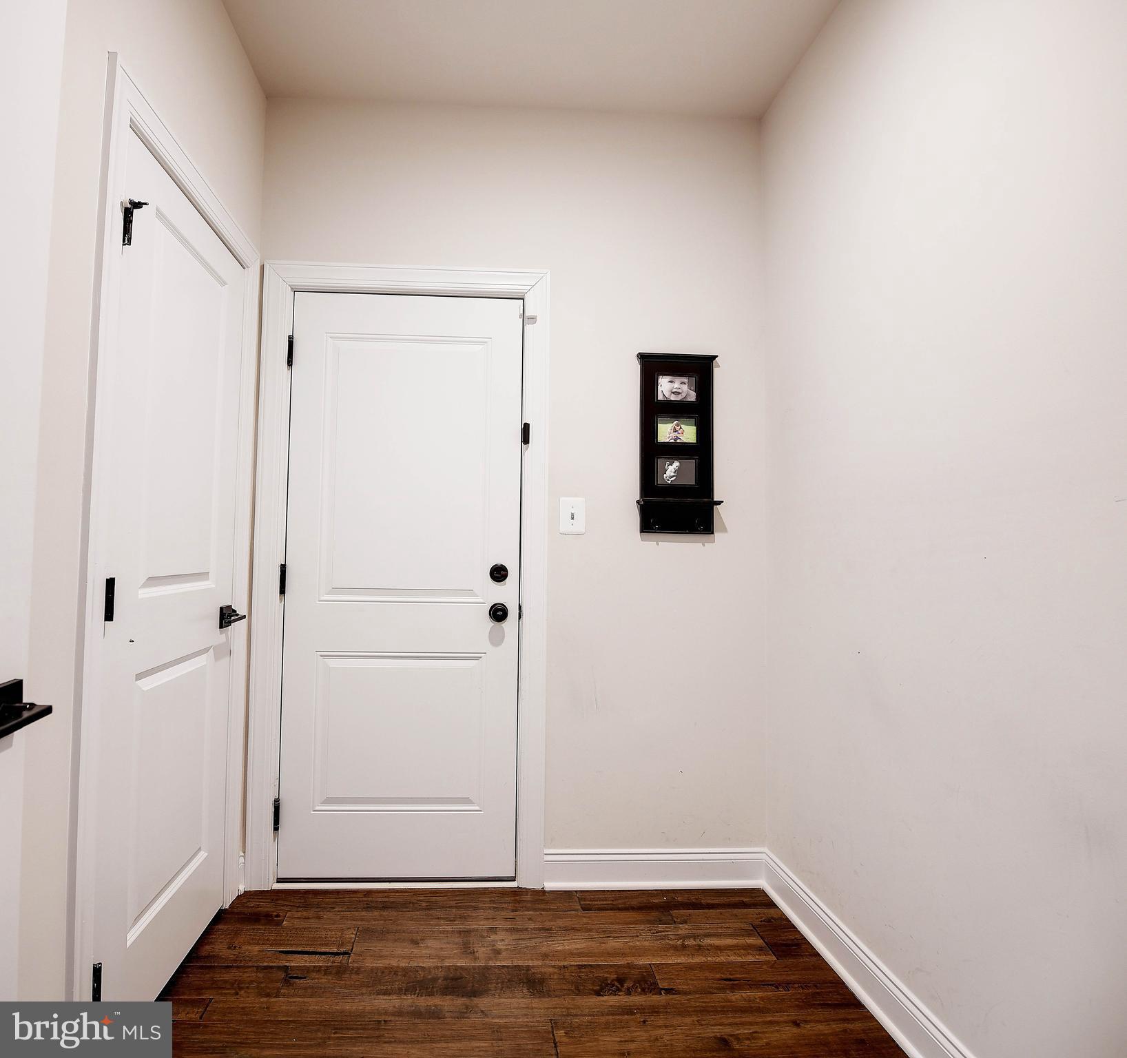 LAUREL RIDGE - THE MEADOWS - Residential