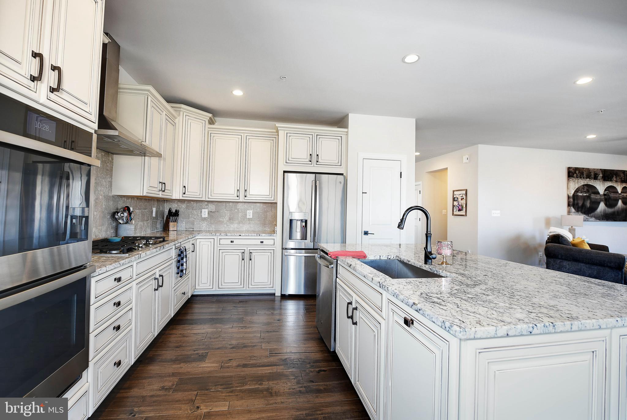 LAUREL RIDGE - THE MEADOWS - Residential