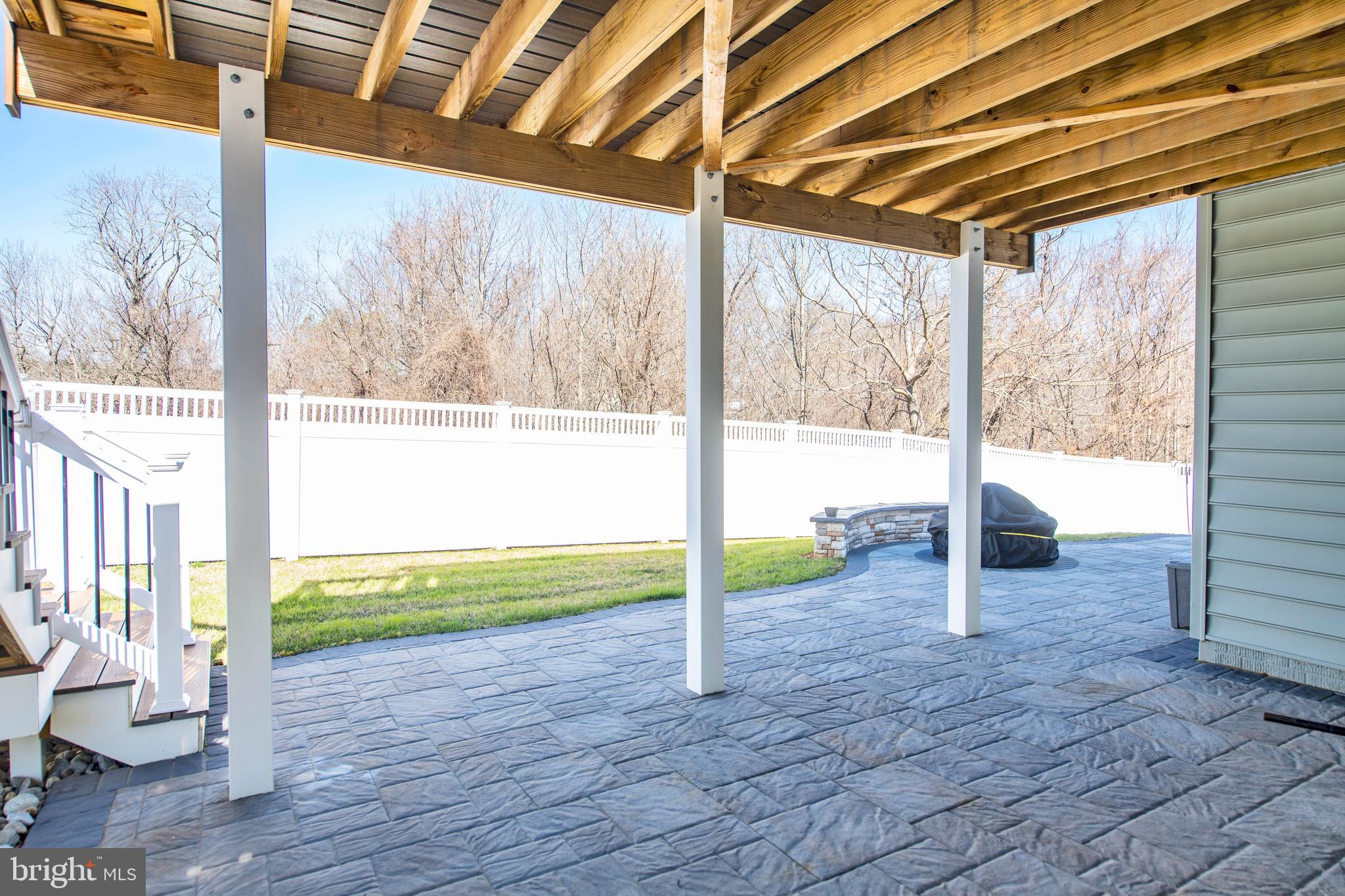 LAUREL RIDGE - THE MEADOWS - Residential