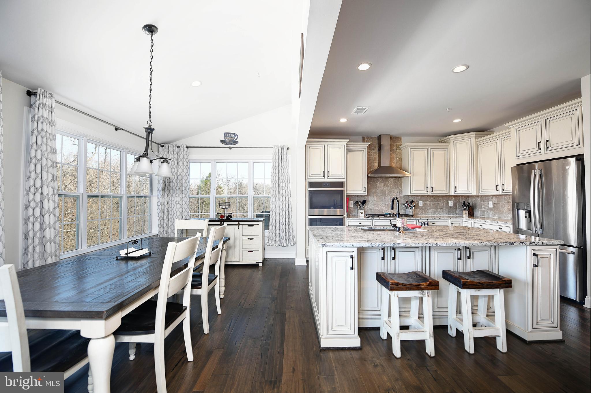 LAUREL RIDGE - THE MEADOWS - Residential