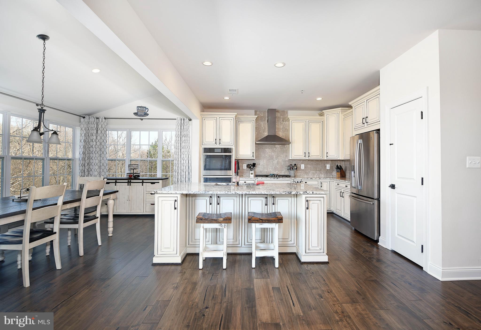 LAUREL RIDGE - THE MEADOWS - Residential