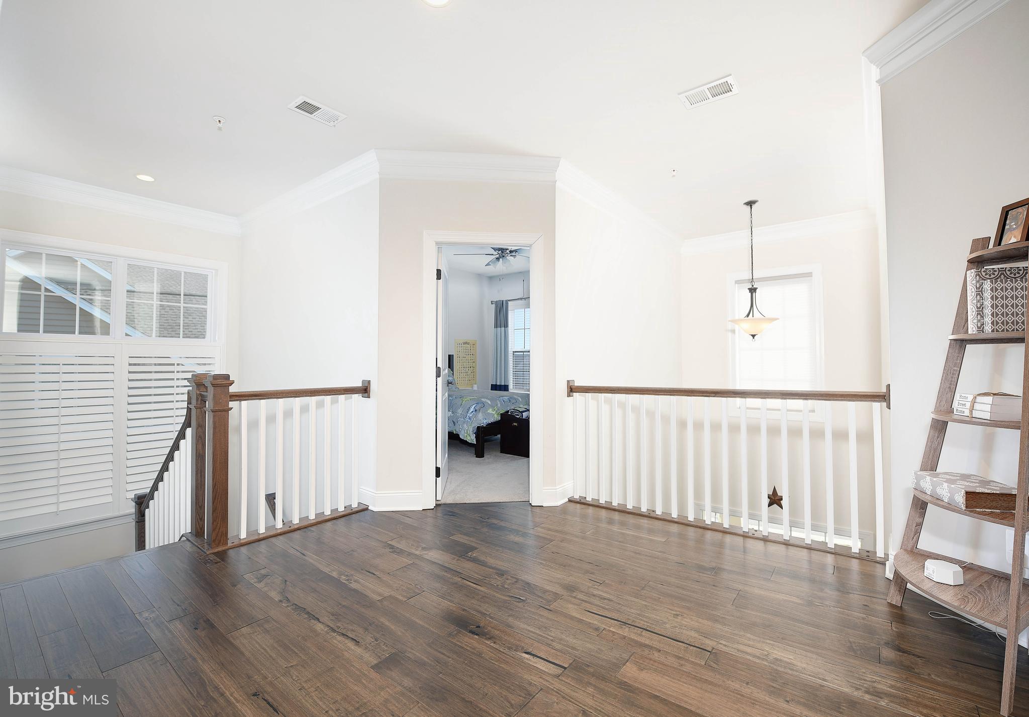 LAUREL RIDGE - THE MEADOWS - Residential