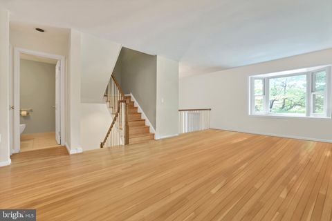 Photo of 10407 DETRICK AVE, KENSINGTON, MD 20895 (MLS # MDMC2071150)