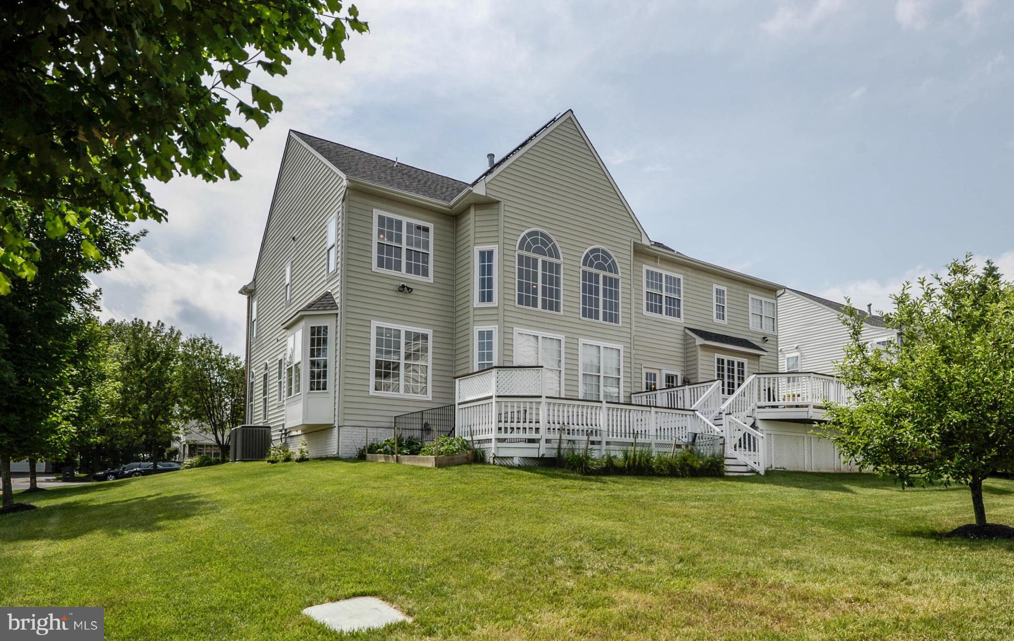 BELMONT BLUFF - Residential