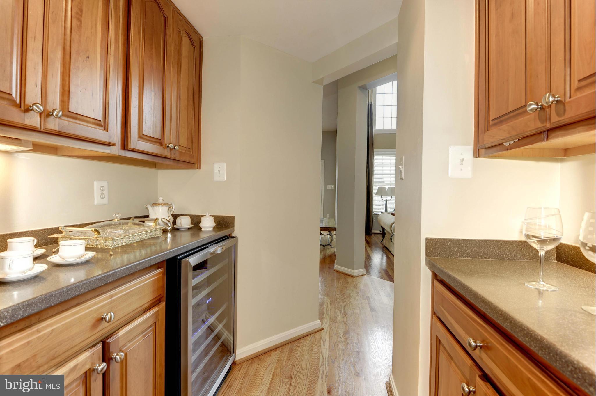 BELMONT BLUFF - Residential