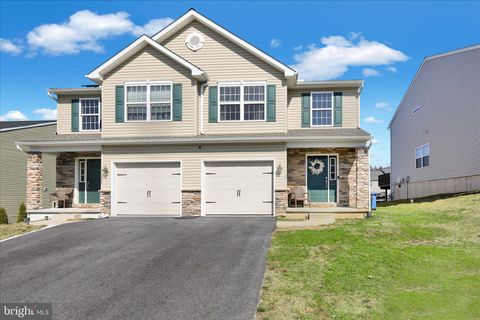 Townhouse For Sale - 1237 Fairmont Avenue<br/> TEMPLE, PA 19560