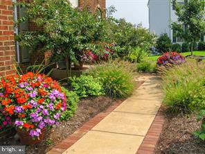 SOMERSET - Residential Lease