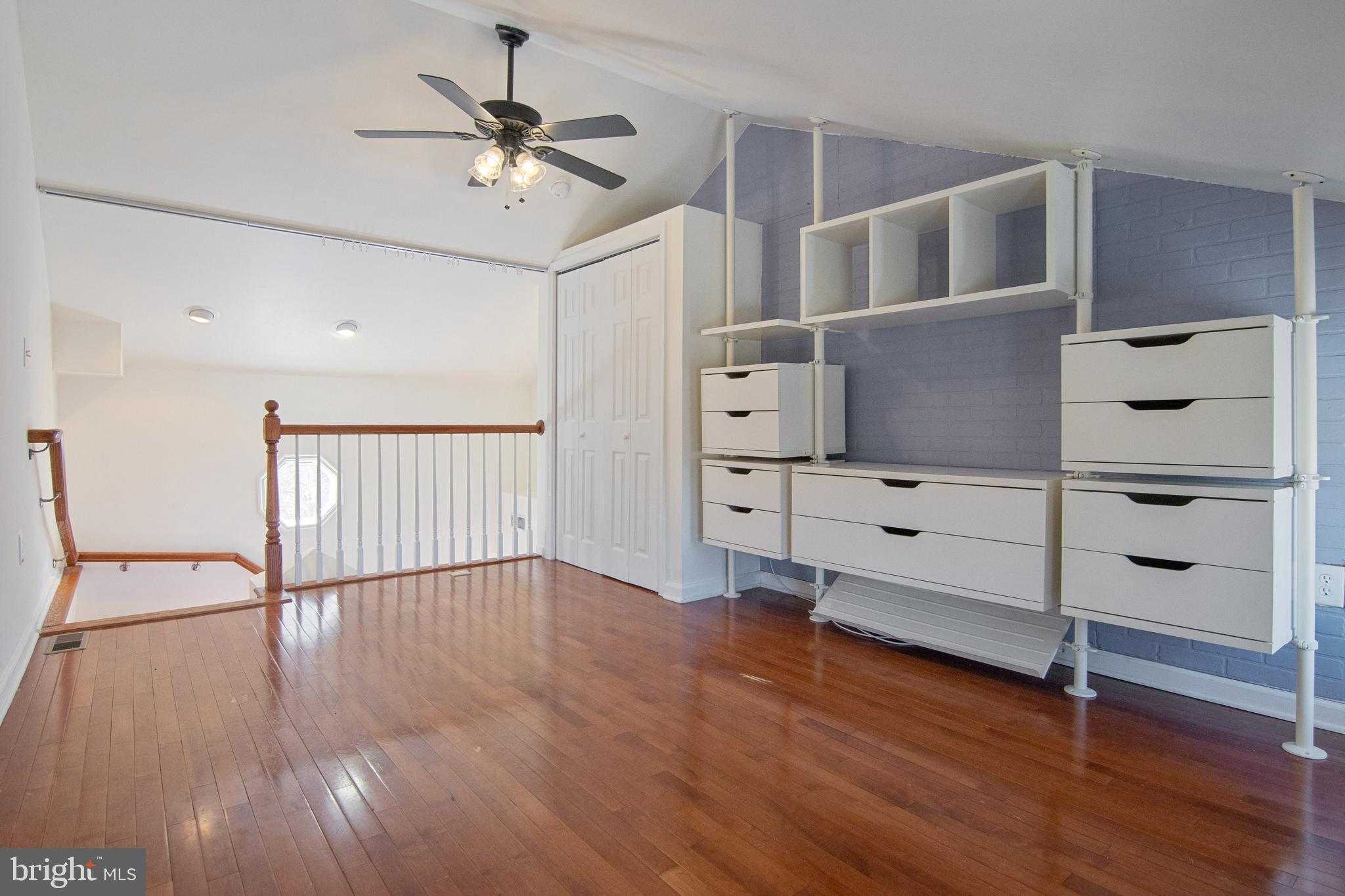 SETON HILL - Residential