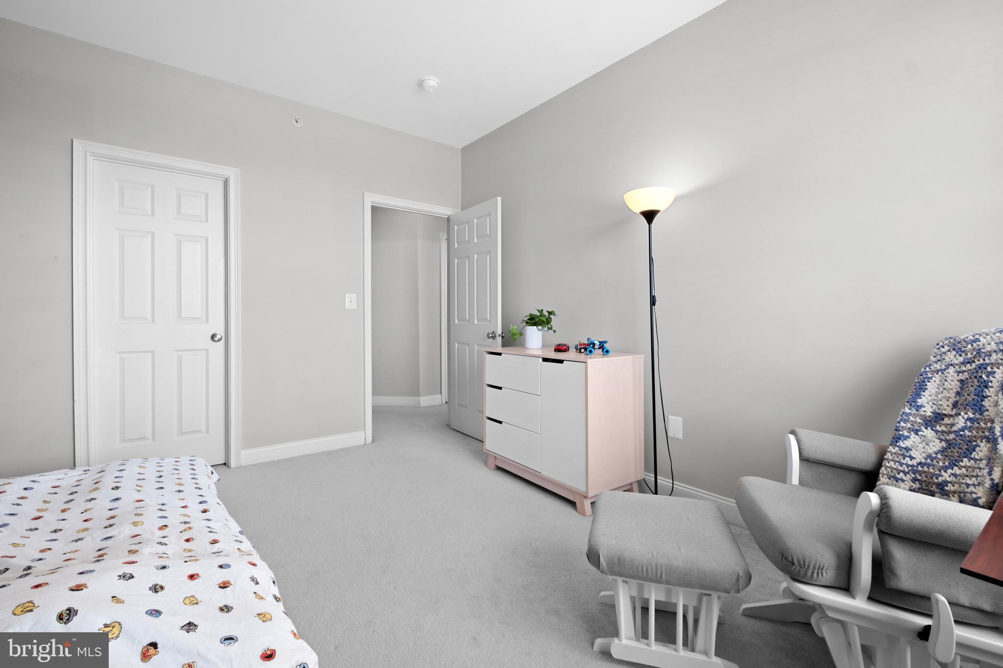 NAVAL SQUARE - Residential