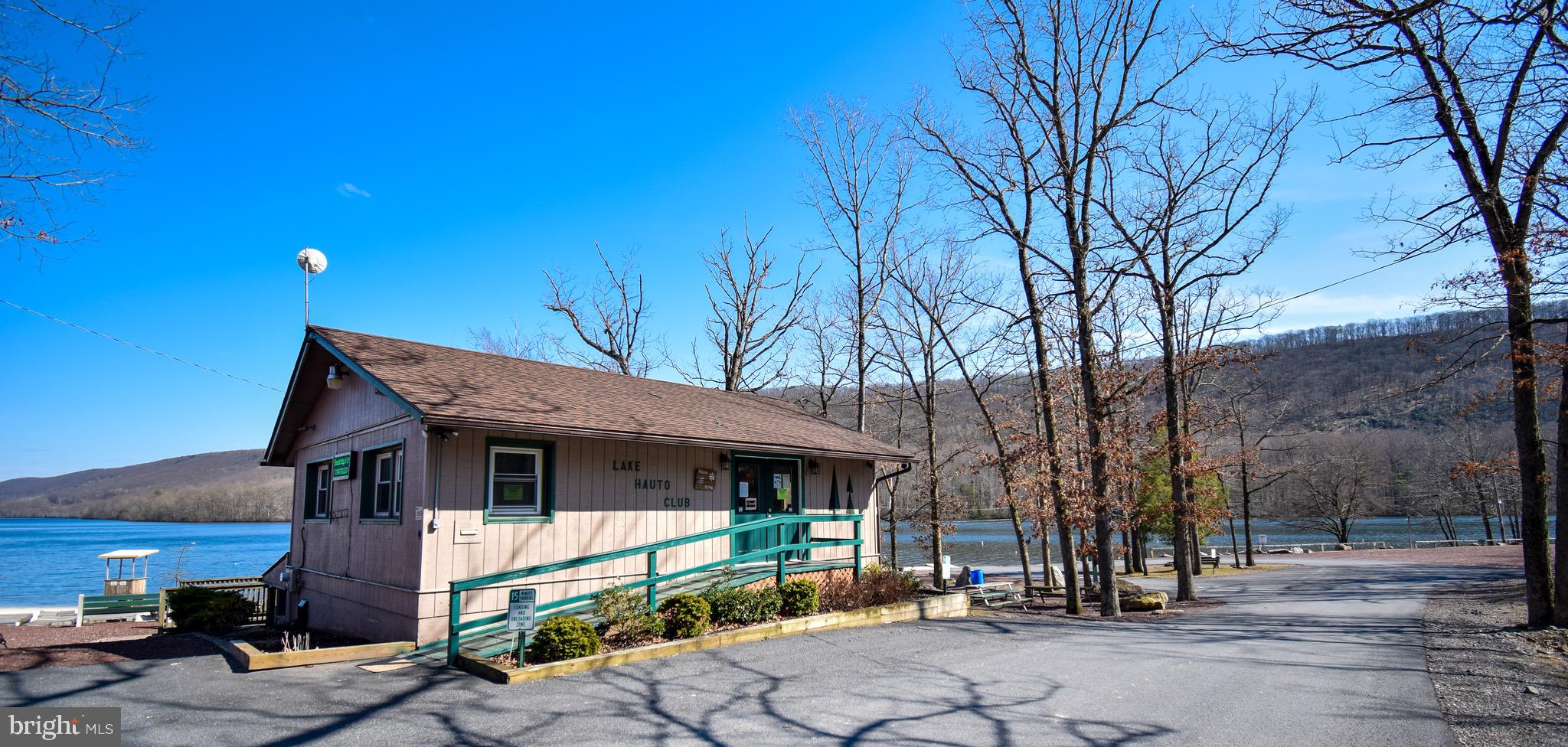 LAKE HAUTO - Residential