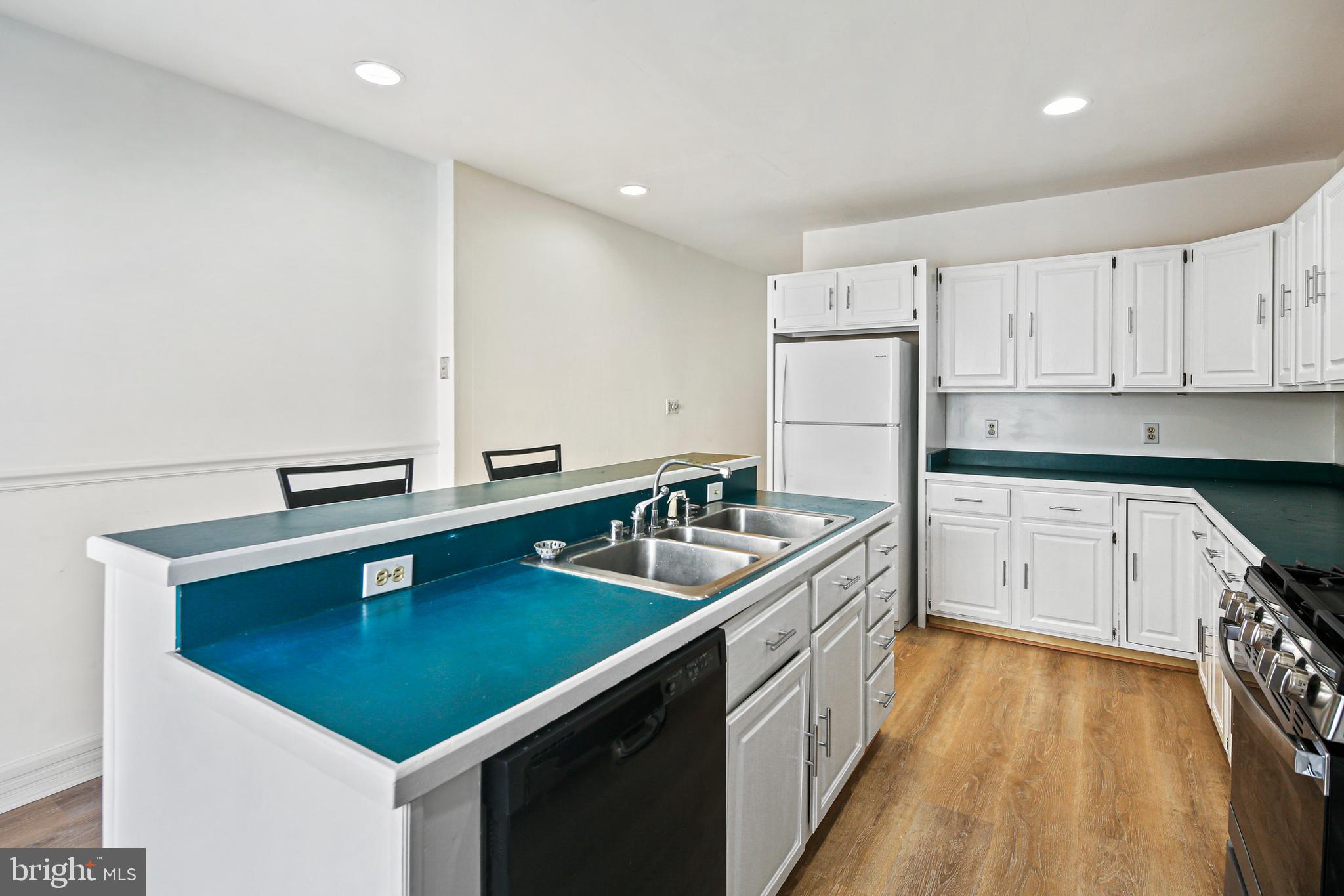 BUTCHERS HILL - Residential Lease