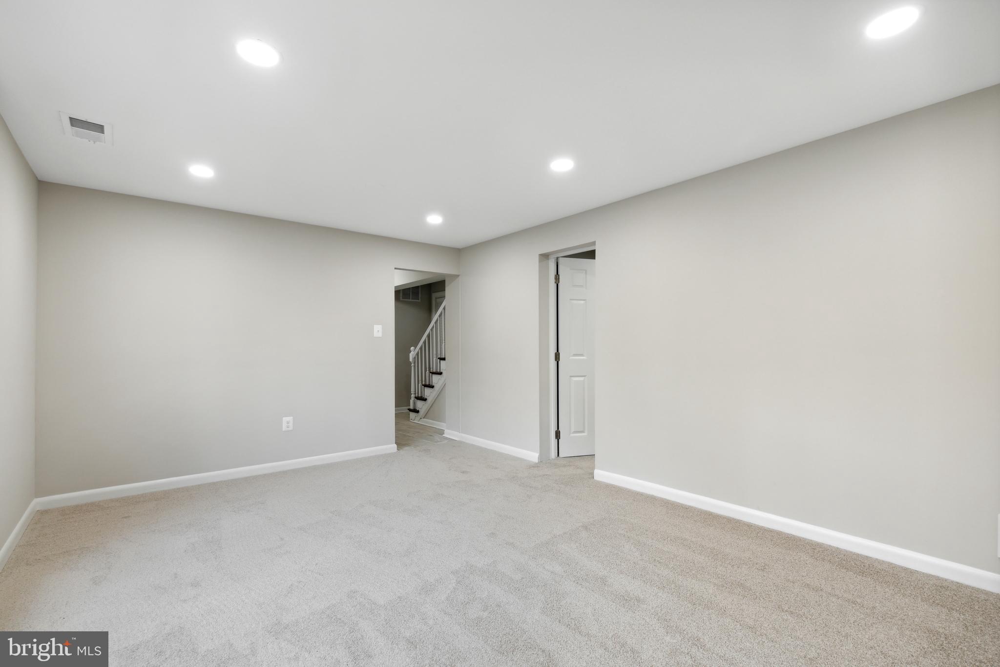 ROCK CREEK PALISADES - Residential