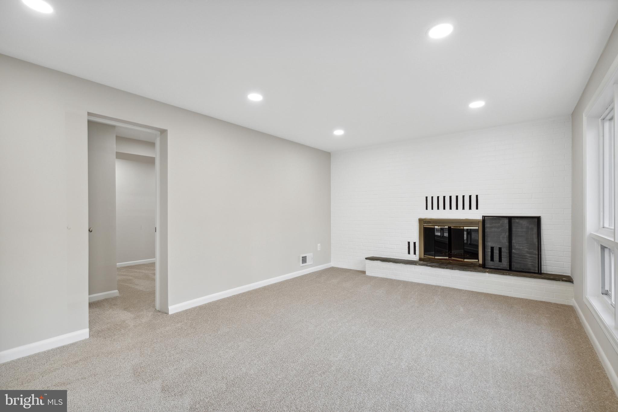 ROCK CREEK PALISADES - Residential