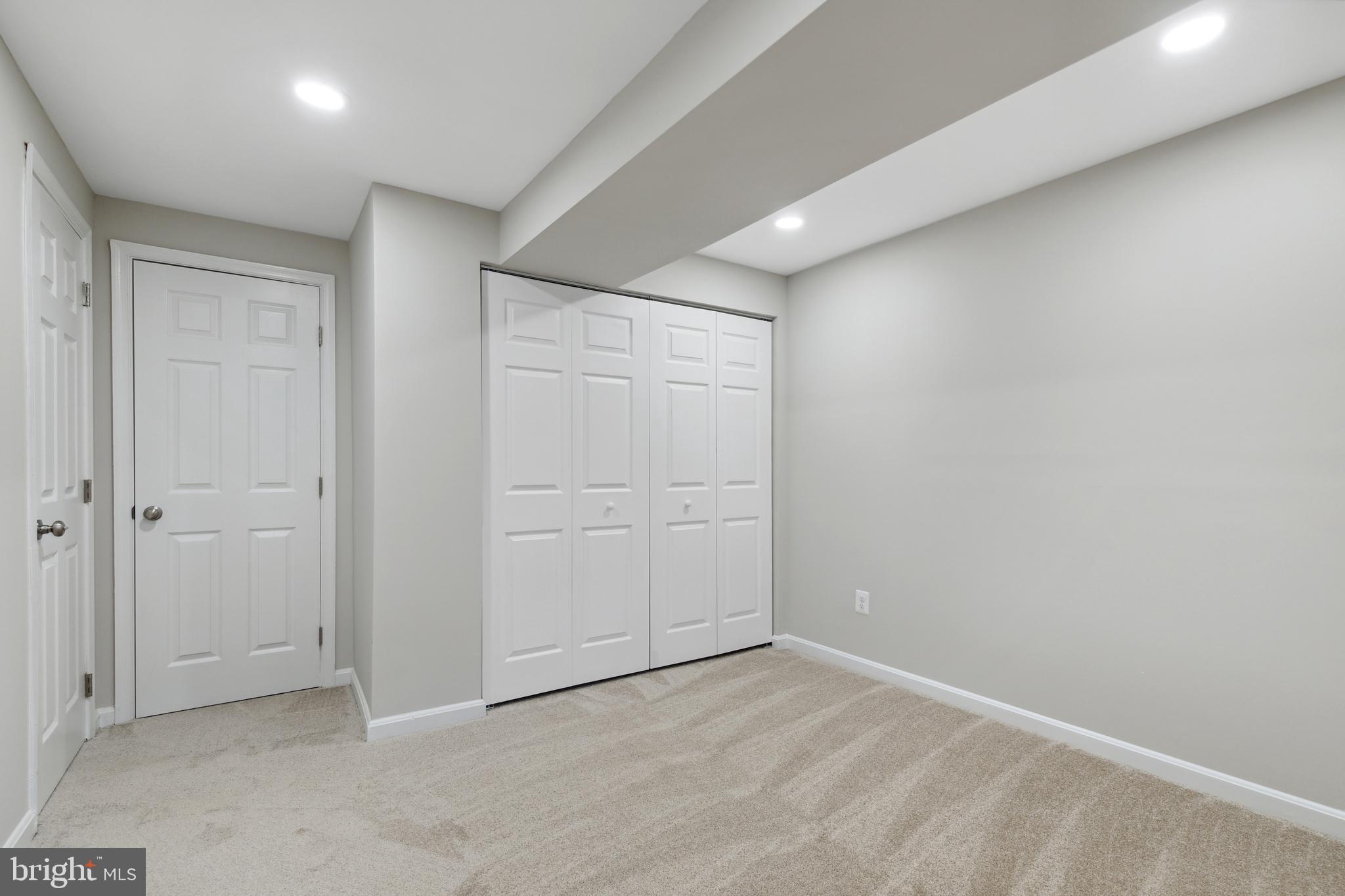 ROCK CREEK PALISADES - Residential