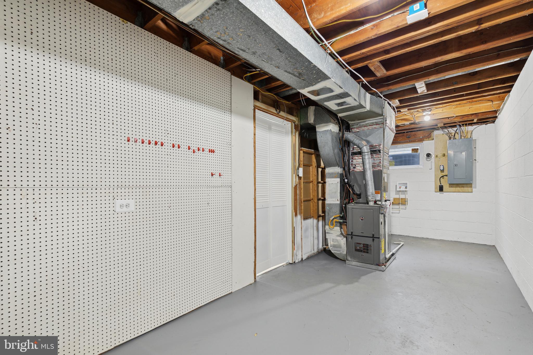 ROCK CREEK PALISADES - Residential