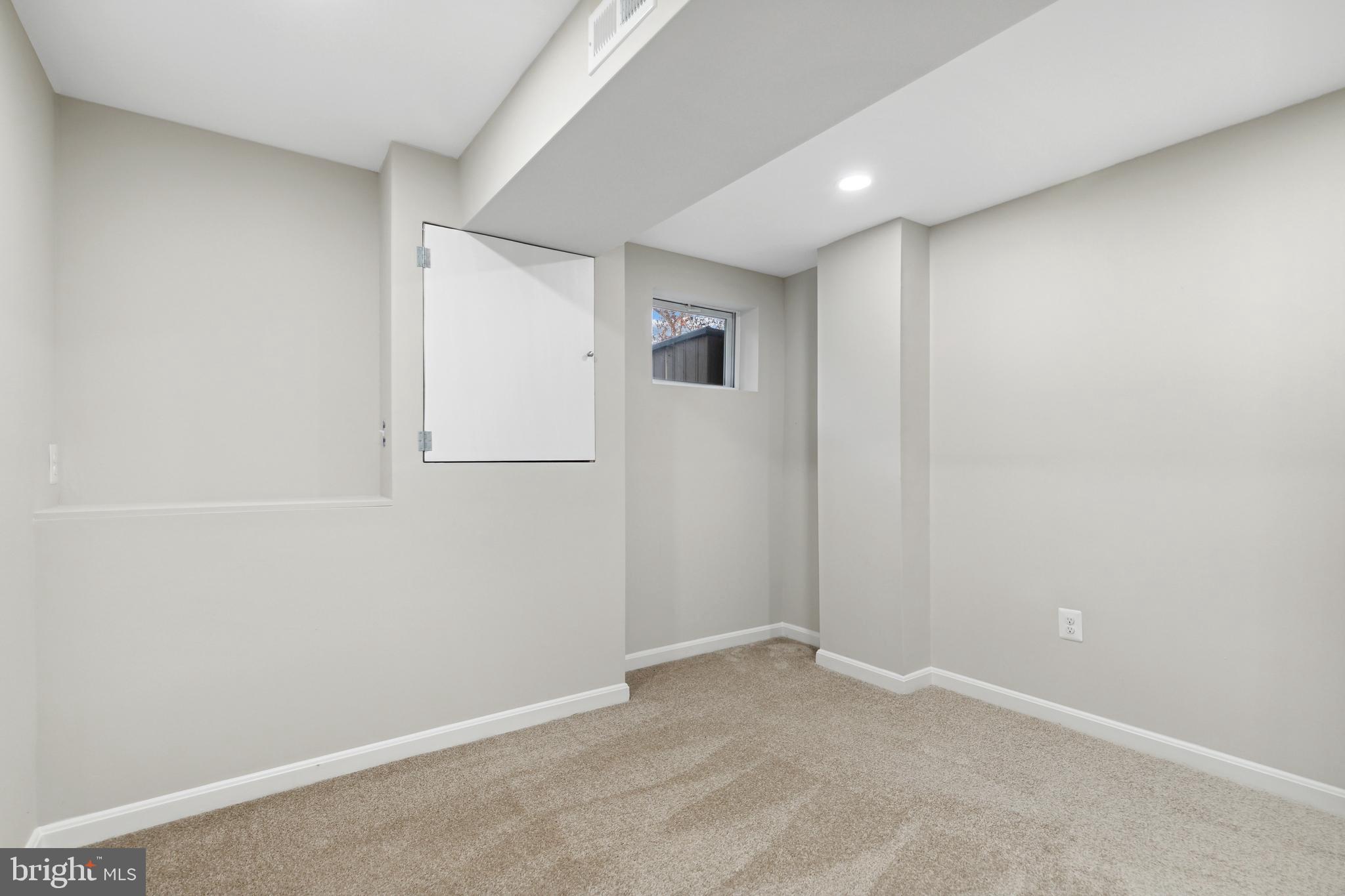 ROCK CREEK PALISADES - Residential