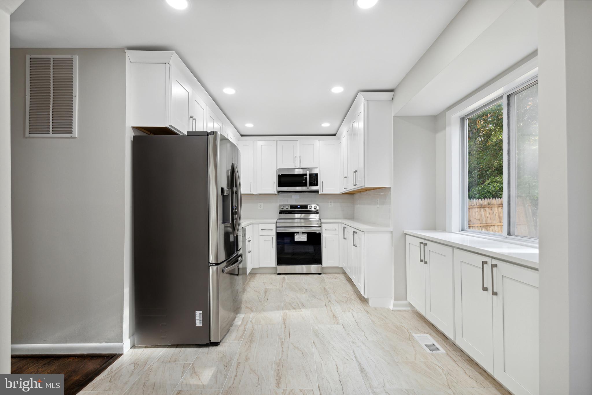 ROCK CREEK PALISADES - Residential