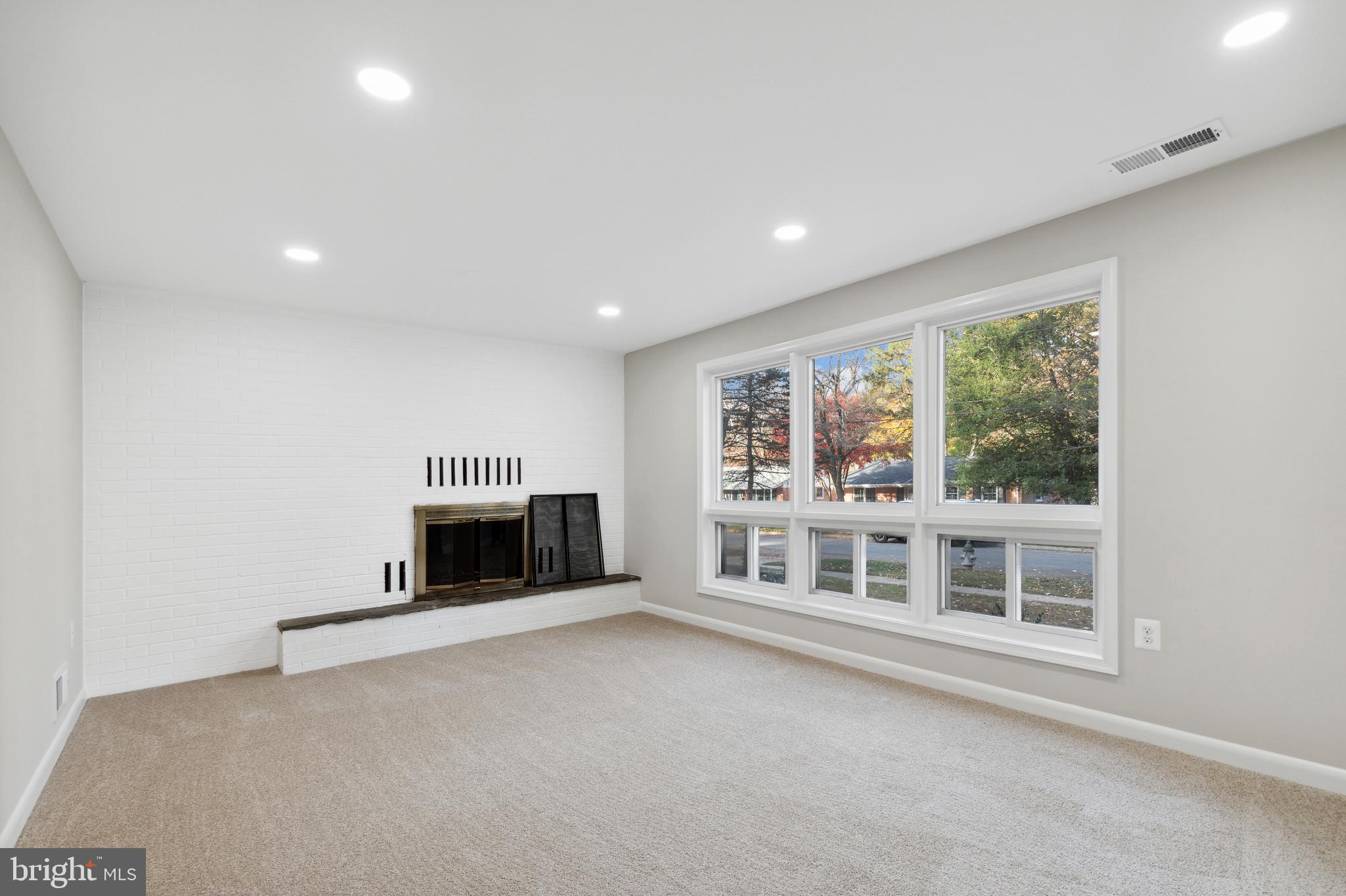 ROCK CREEK PALISADES - Residential