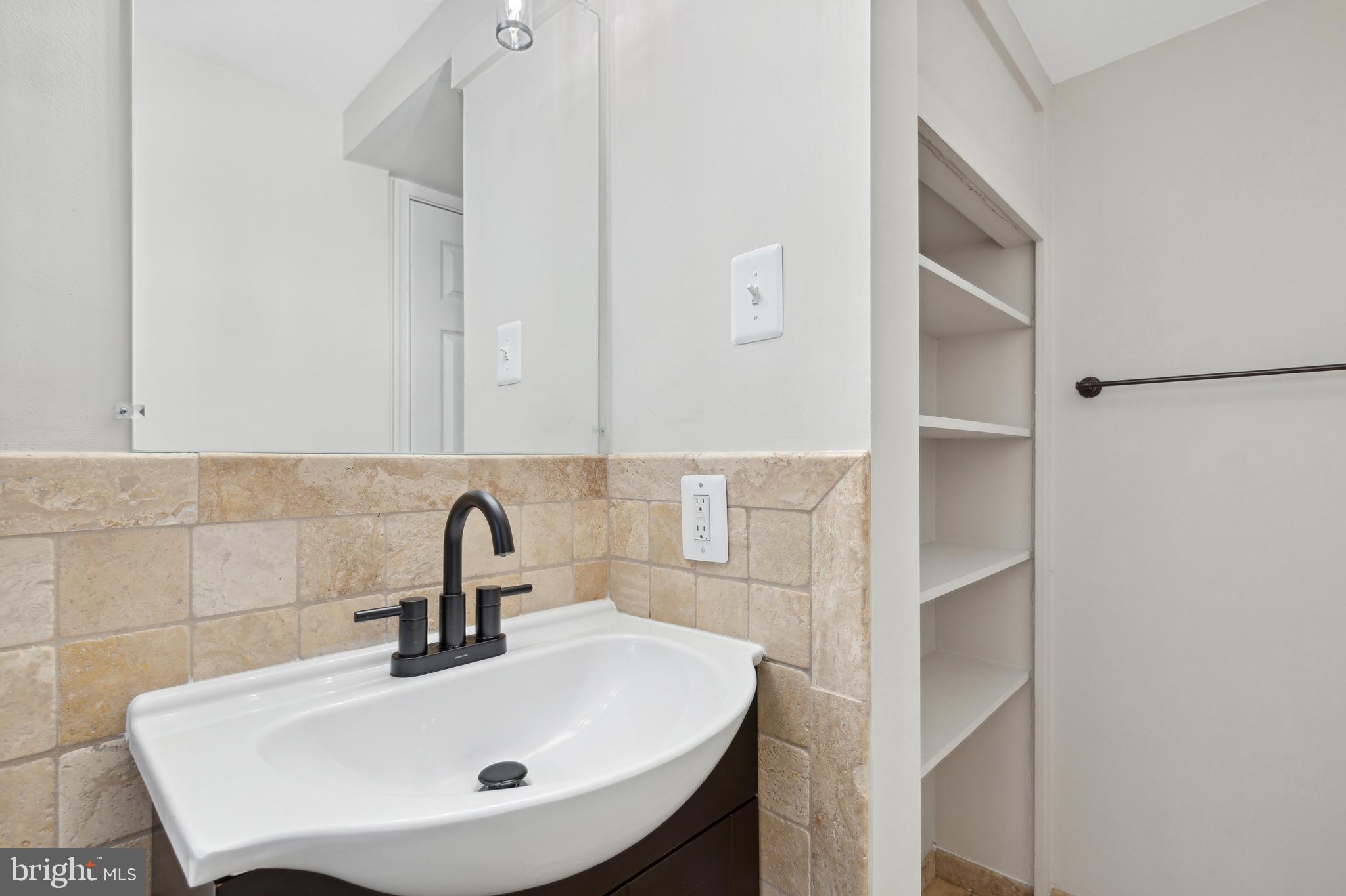 ROCK CREEK PALISADES - Residential