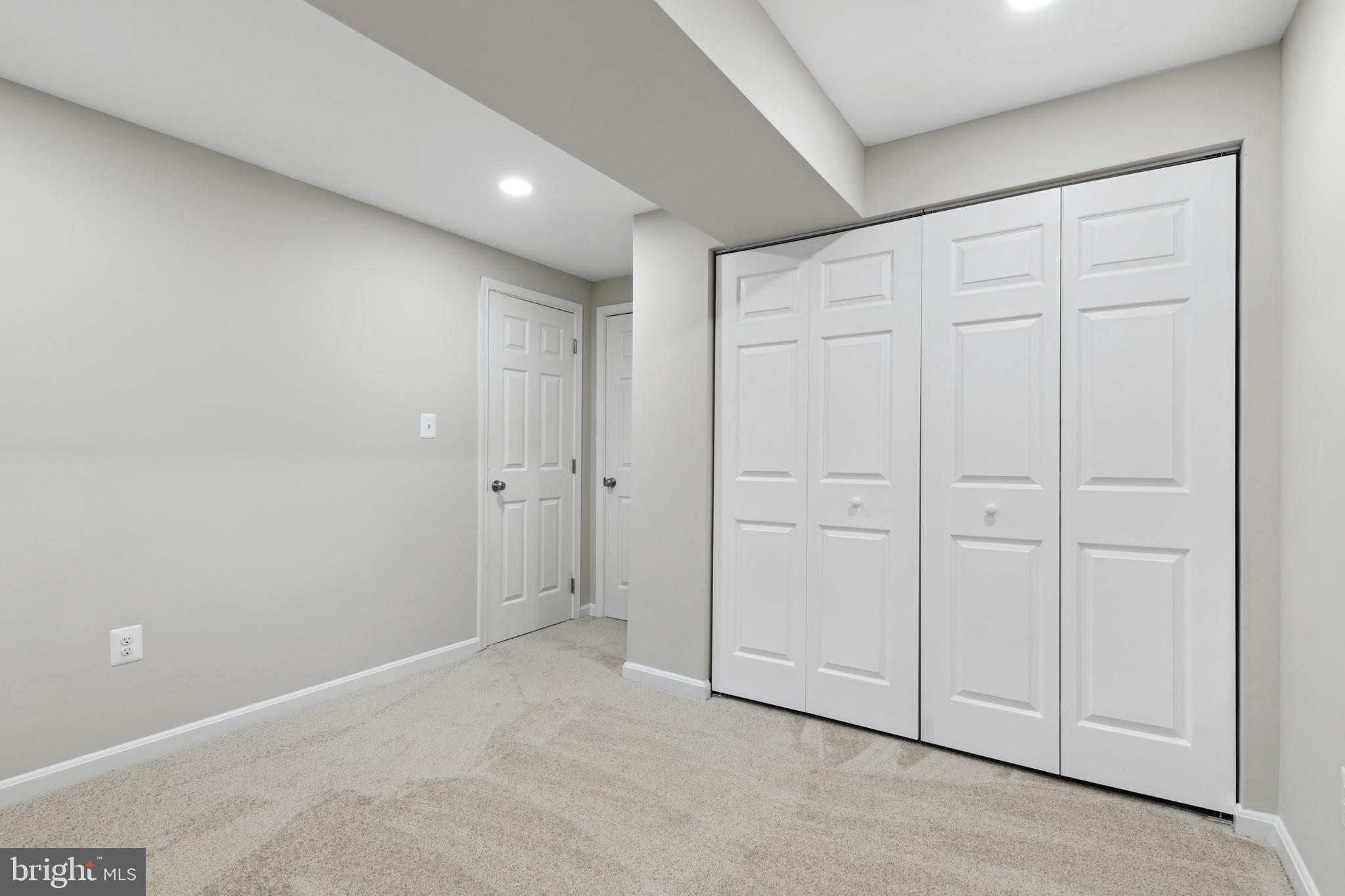 ROCK CREEK PALISADES - Residential