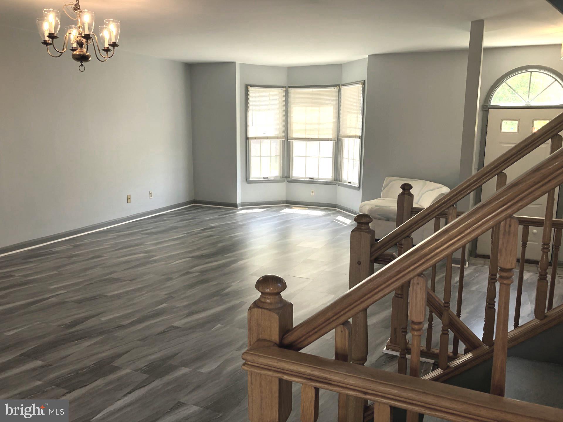 SOUTH HAMPTON - Residential