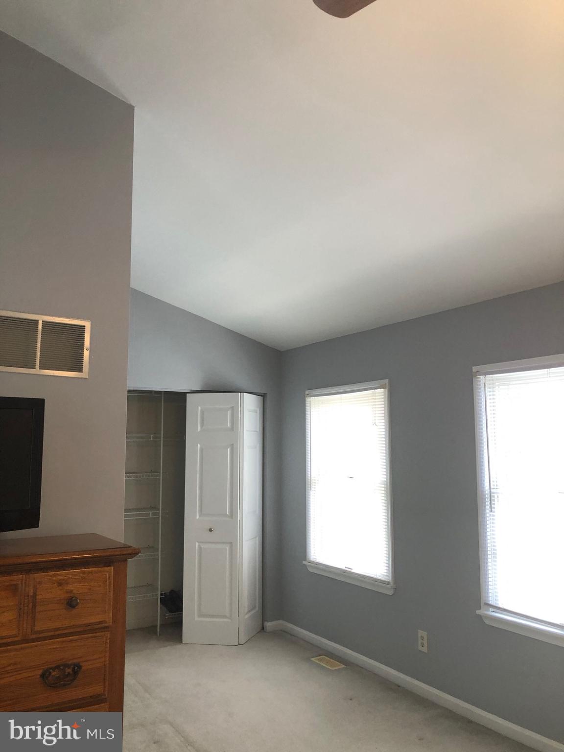 SOUTH HAMPTON - Residential