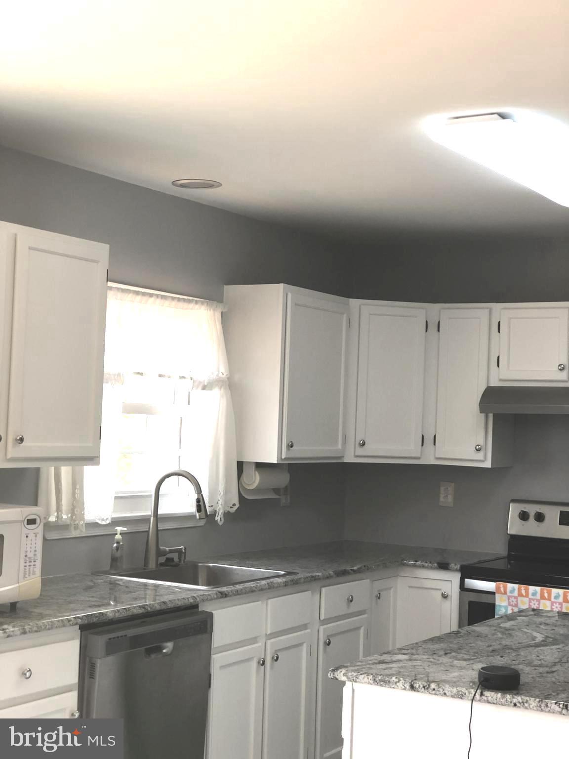 SOUTH HAMPTON - Residential